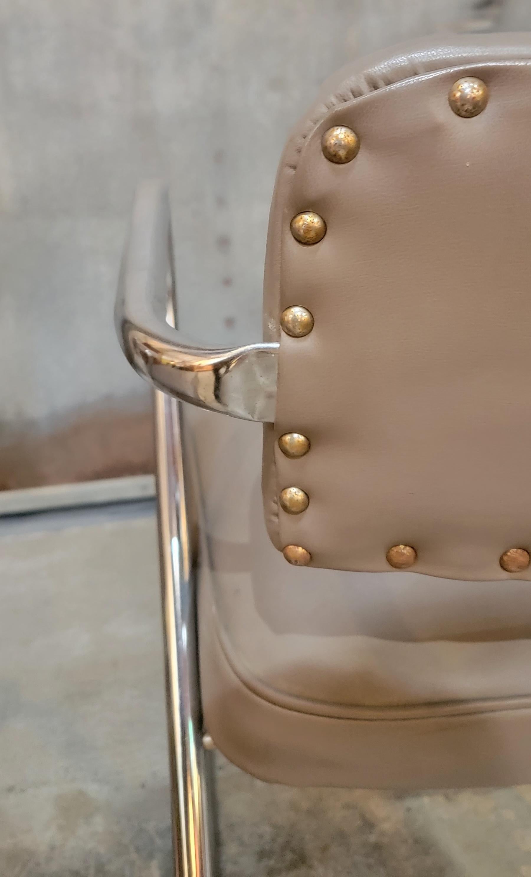 Coppia di poltrone in cromo lucido di Kem Weber in vendita 1