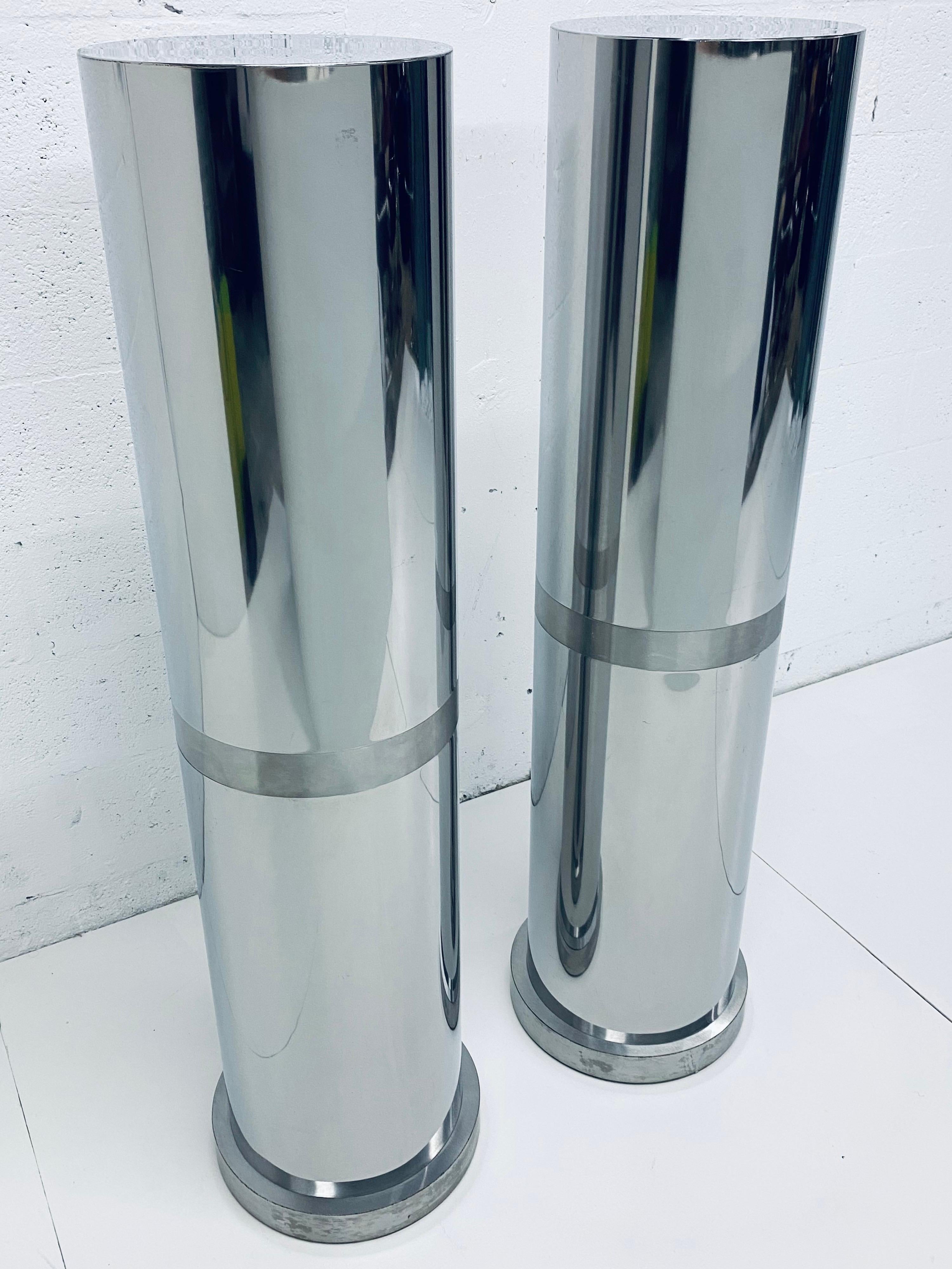 Mid-Century Modern Pair of Polished Steel Tall Circular Pedestal Tables with Brushed Steel Banding For Sale