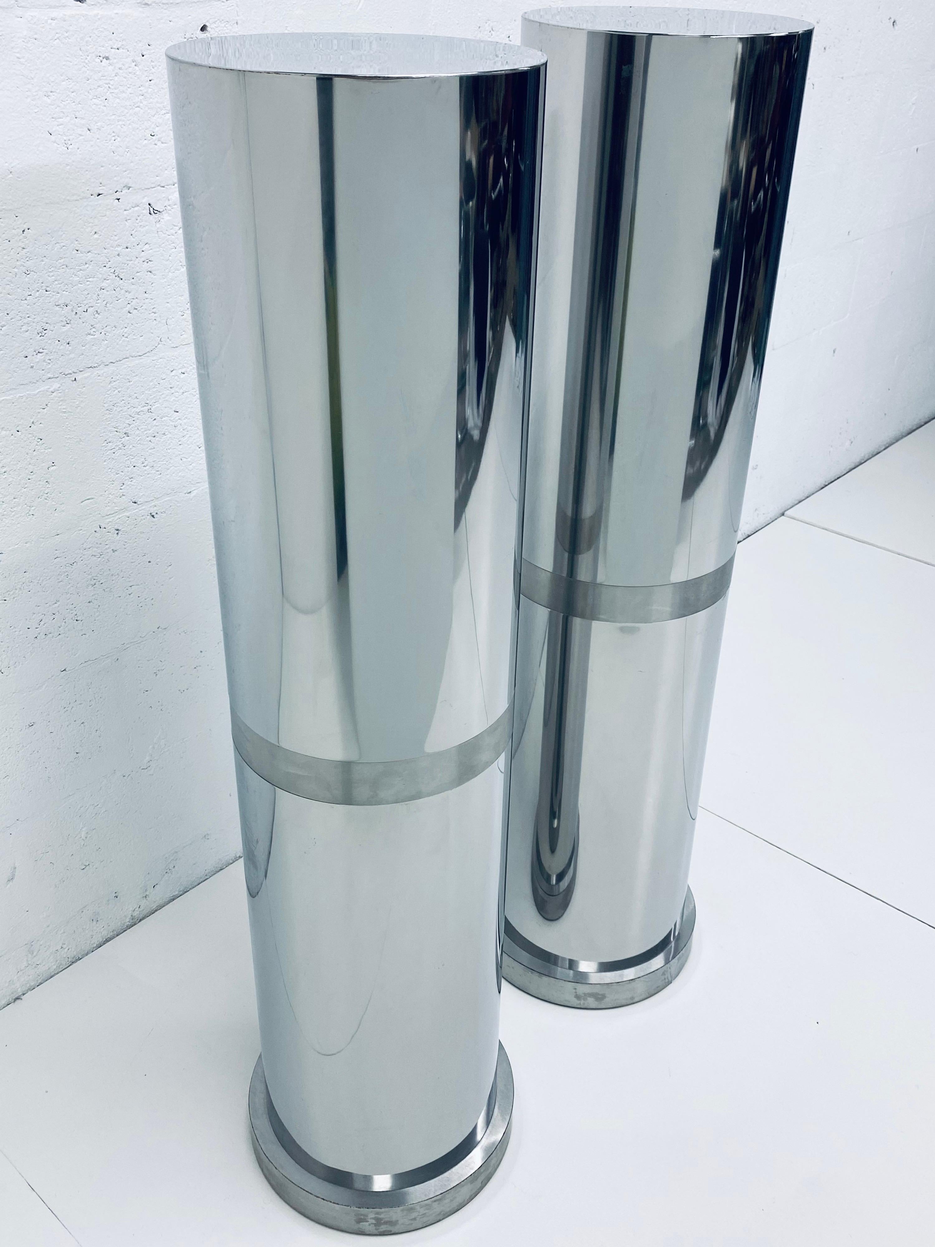 Pair of Polished Steel Tall Circular Pedestal Tables with Brushed Steel Banding In Good Condition For Sale In Miami, FL