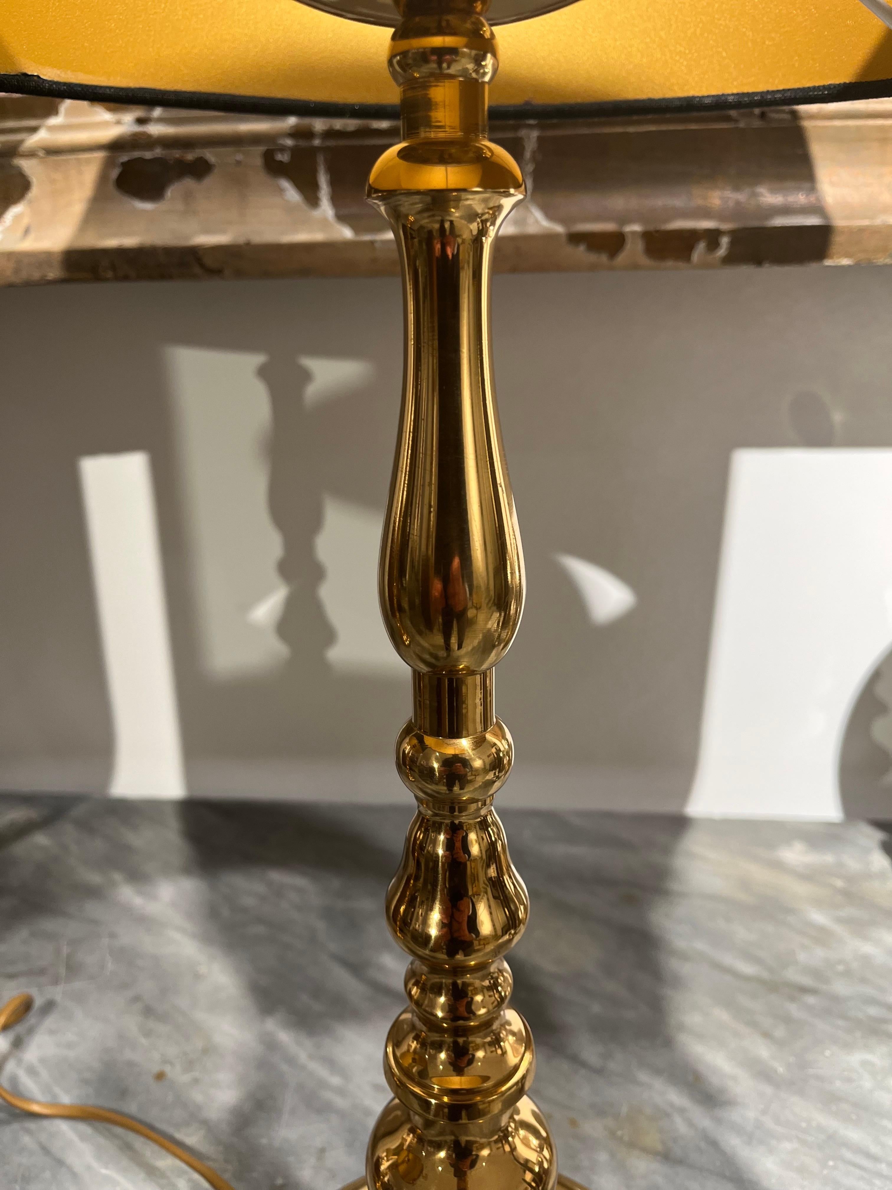 Pair Polished Vintage Mid Century Brass Table Lamps For Sale 5