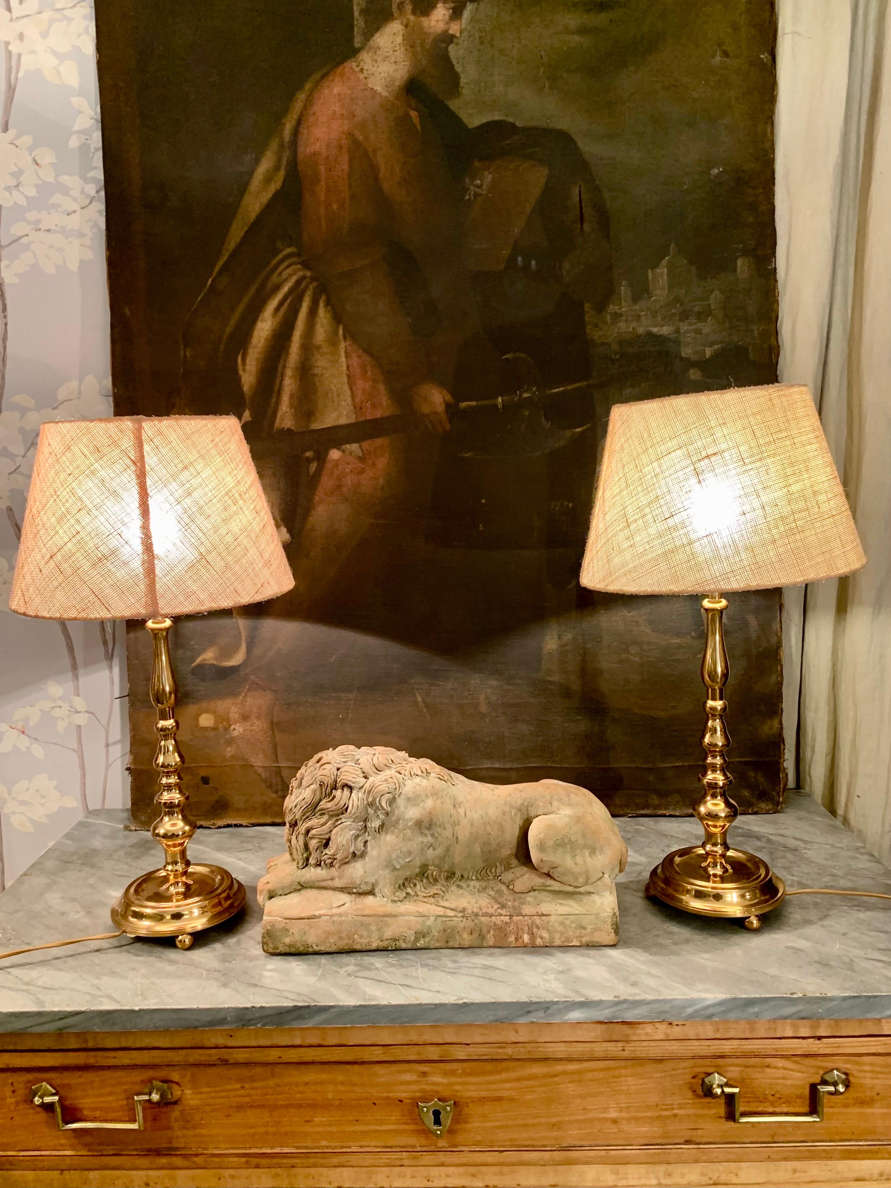 Paire de lampes polies Vintage Mid Century  Laiton  Lampes de bureau en vente 7
