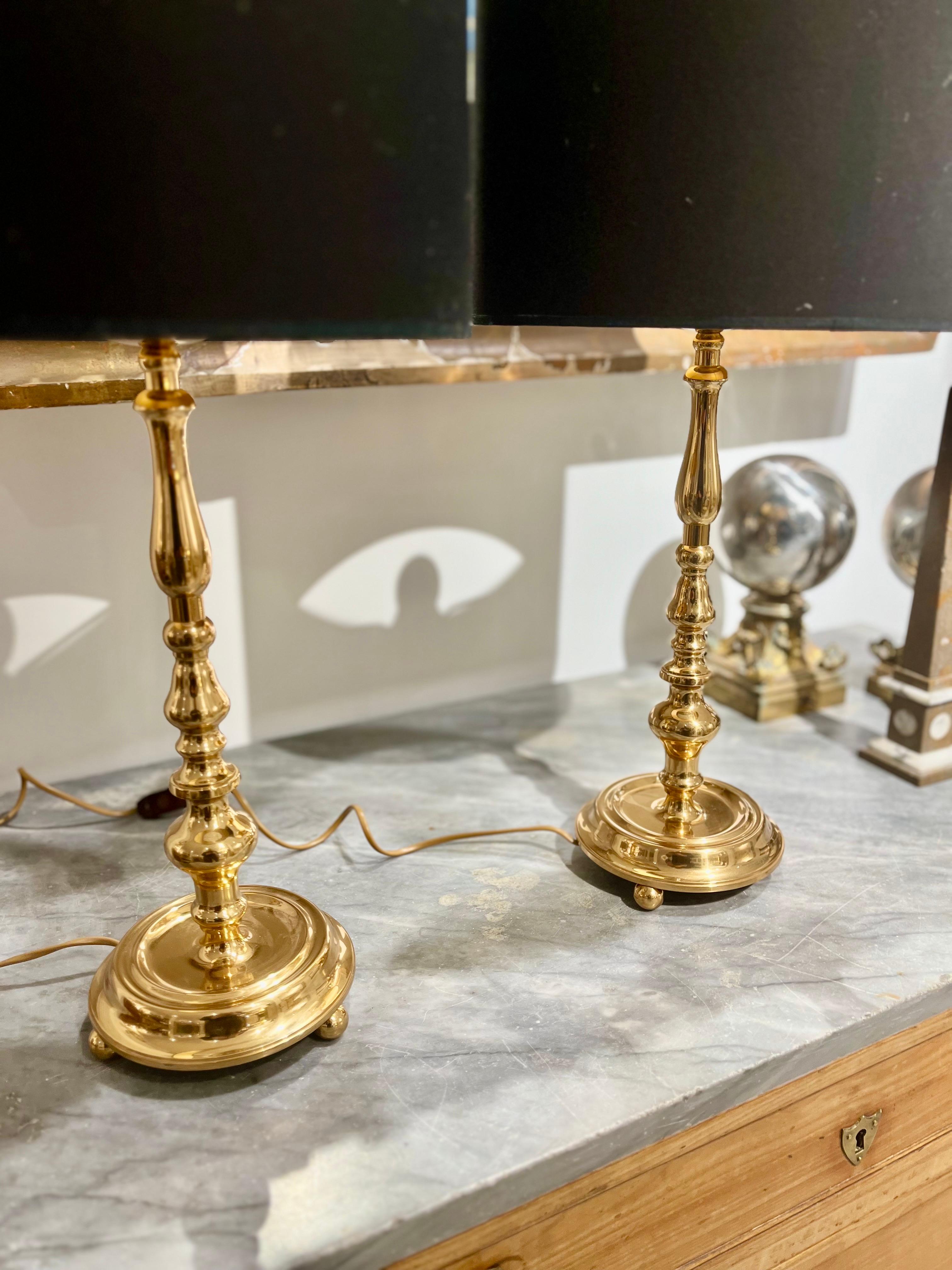 Pair Polished Vintage Mid Century Brass Table Lamps For Sale 8