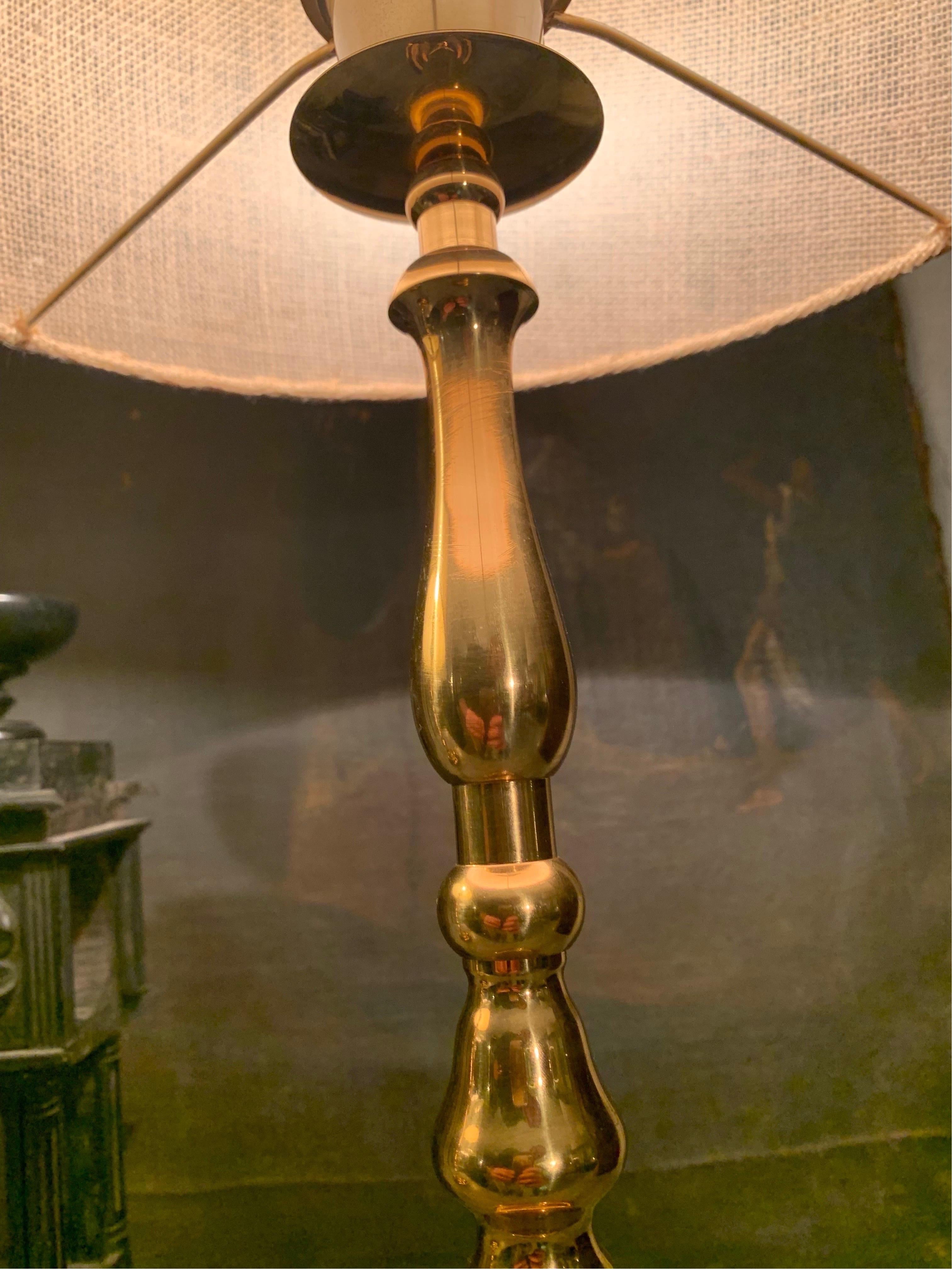 Paire de lampes polies Vintage Mid Century  Laiton  Lampes de bureau en vente 10