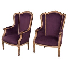 Paire de bergères de style Louis XV avec revêtement en velours aubergine neuf