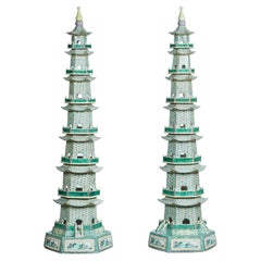 Paire de Pagodas en porcelaine