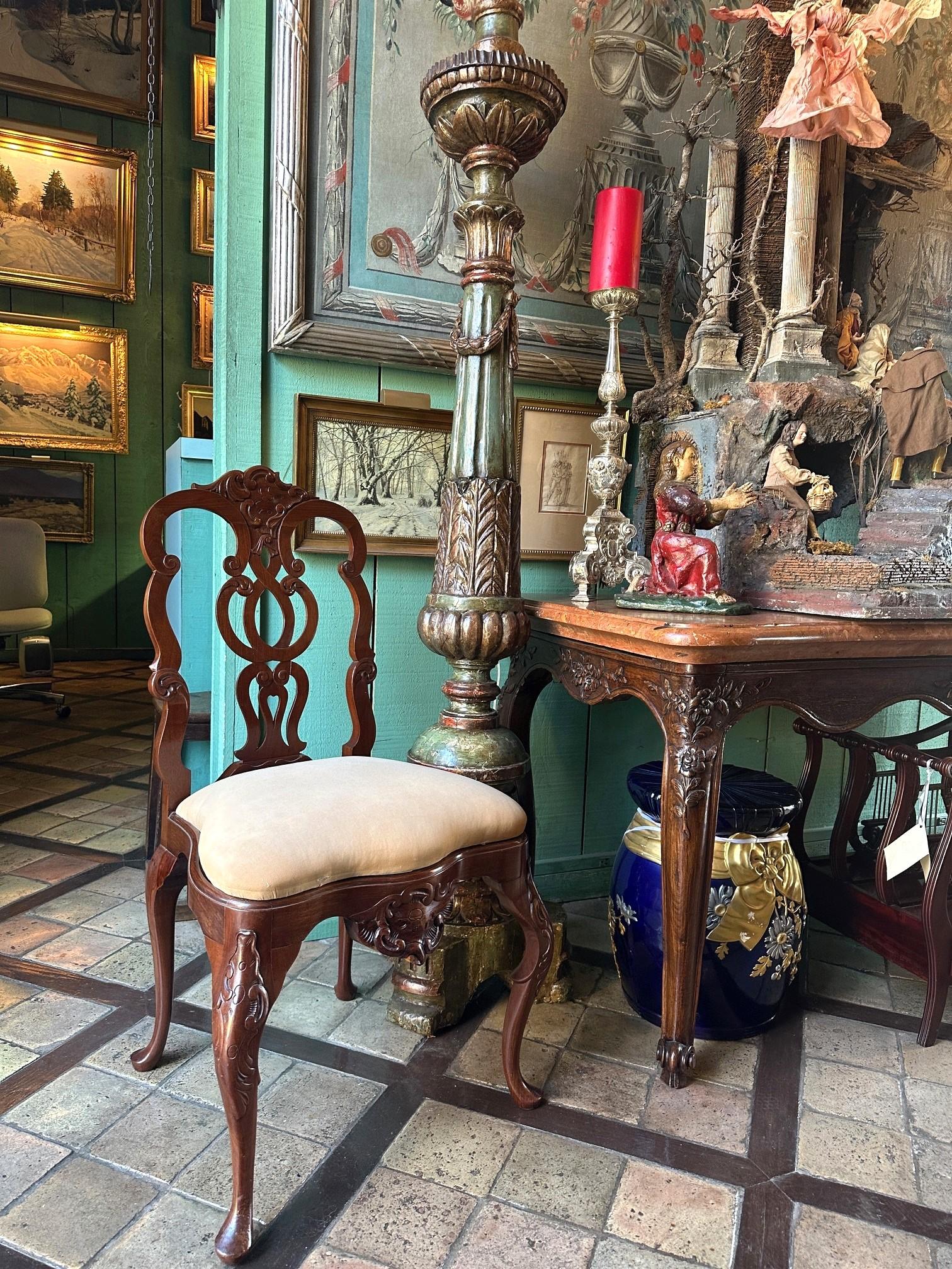 Pair Portuguese Rococo Jacaranda Hand carved Wood Dining Side Chairs Antique LA In Good Condition For Sale In West Hollywood, CA