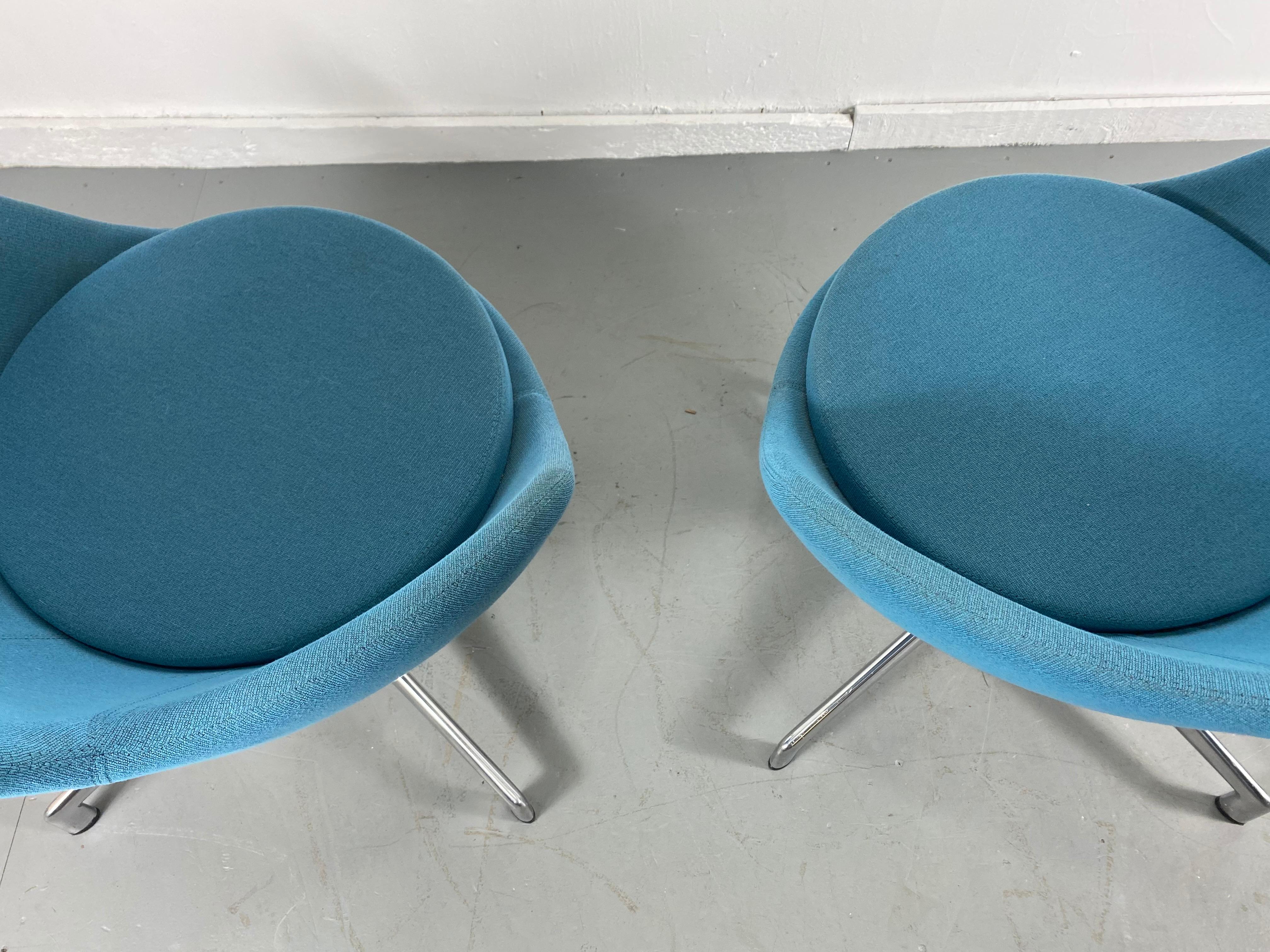 Canadian Pair of Post Modernist Lounge Chairs, Juxta Chair by Keilhauer