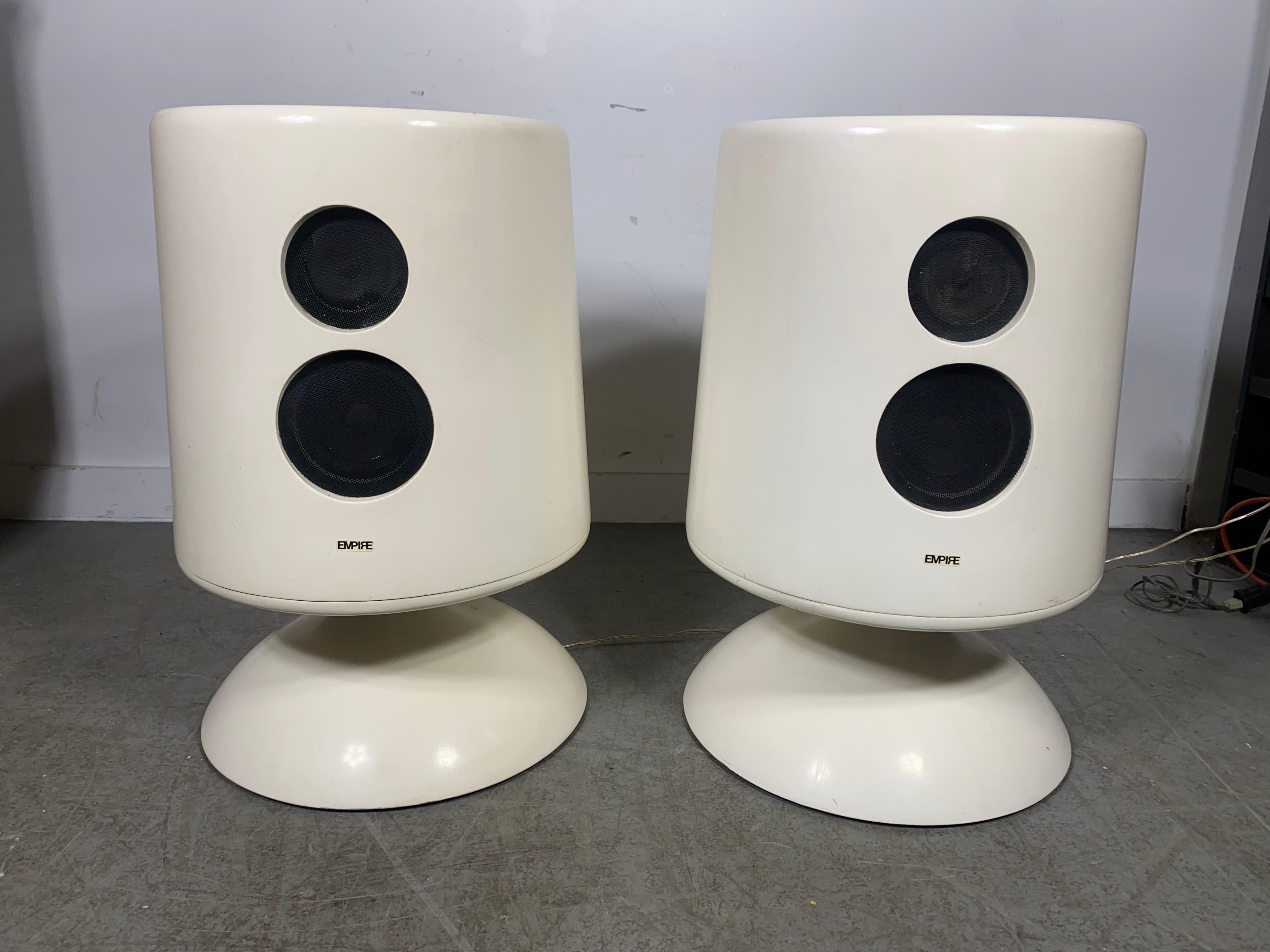 Pair Post Modernist / Spaceage Fiberglass Stereo Speakers  Empire , Jupitar 6500 In Good Condition For Sale In Buffalo, NY