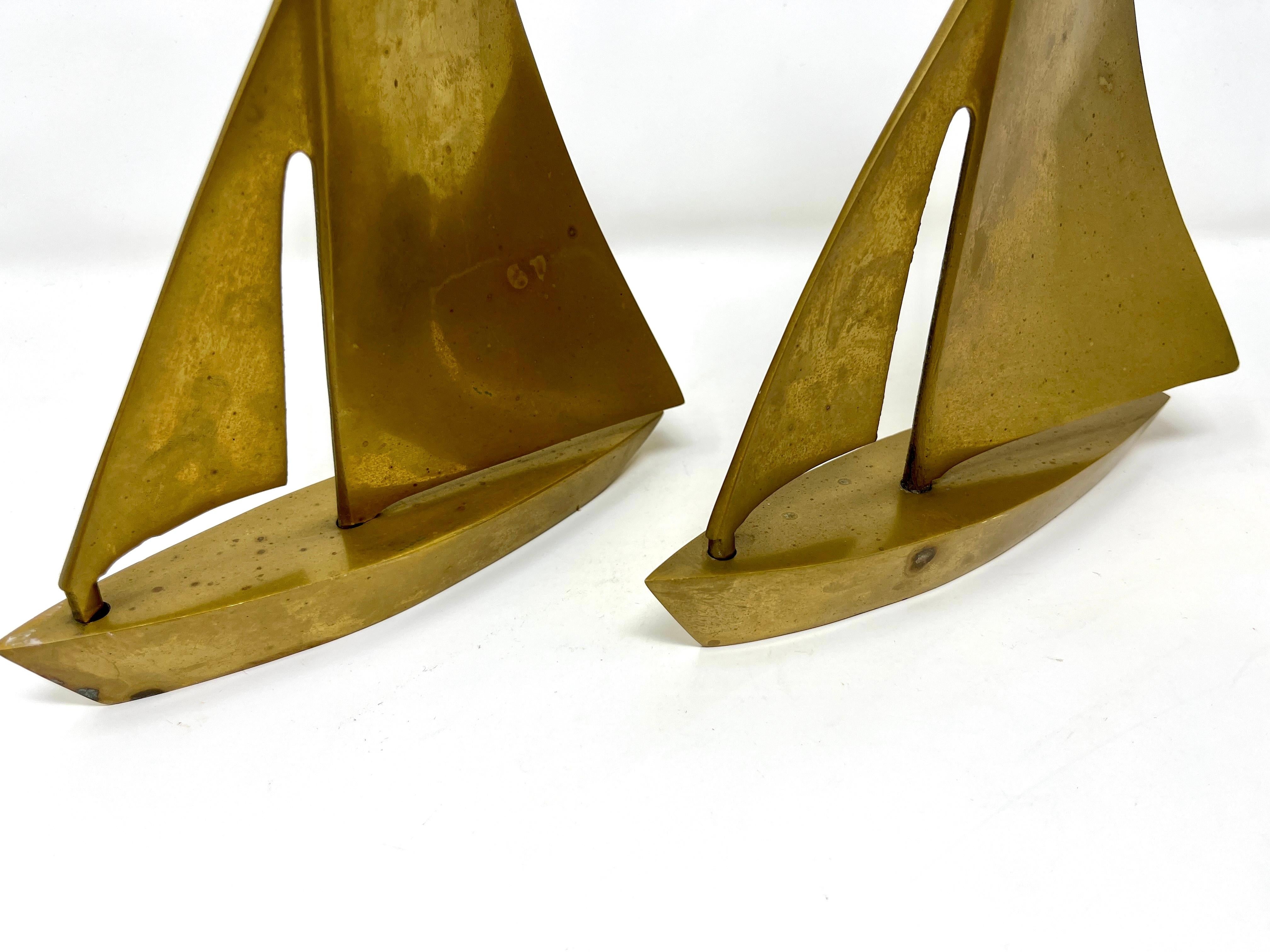 Pair Postmodern Brass Sailboat Bookends or Sculptures, Nautical Desktop For Sale 1