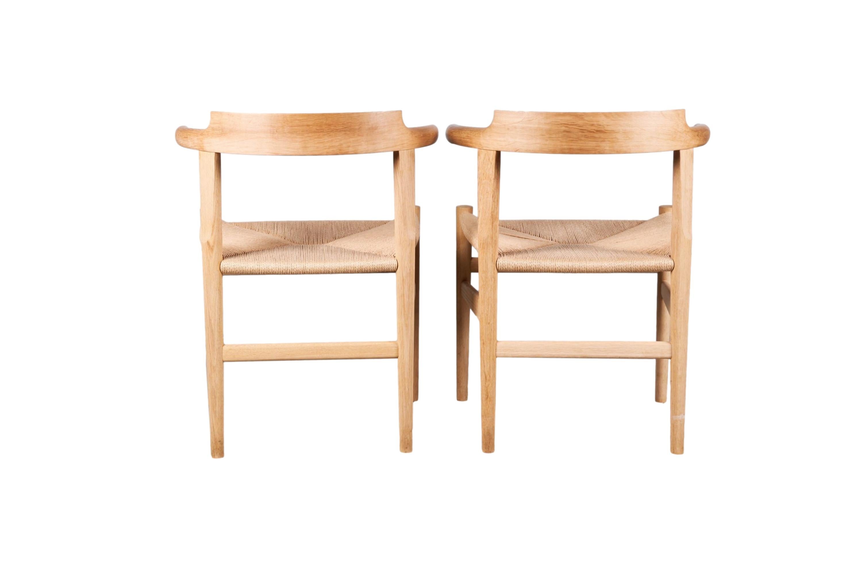 Pair PP Mobler Denmark Hans Wegner PP68 Chairs In Good Condition In Baltimore, MD