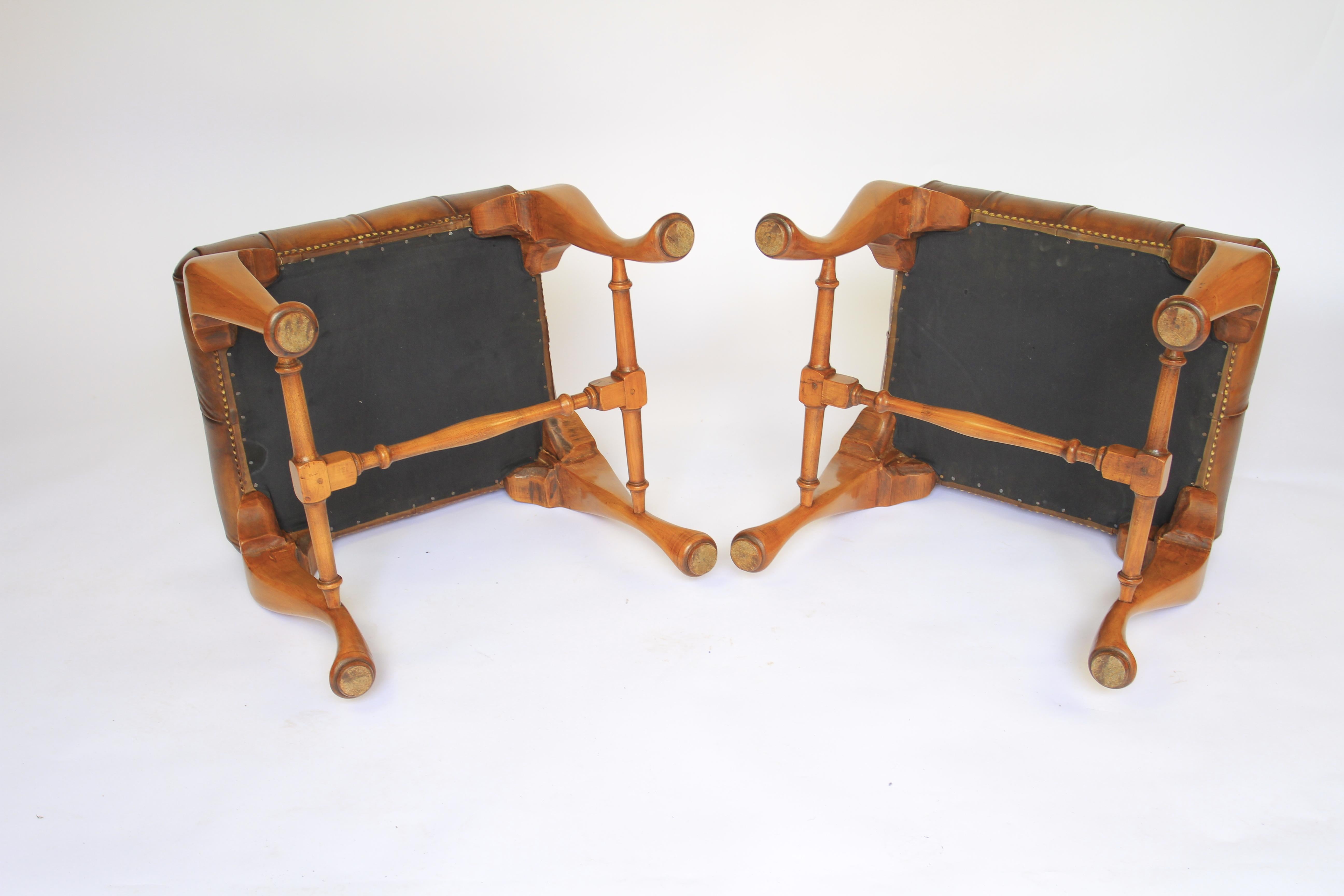 20th Century Pair Queen Anne Revival Walnut Foot Stools circa 1920s For Sale