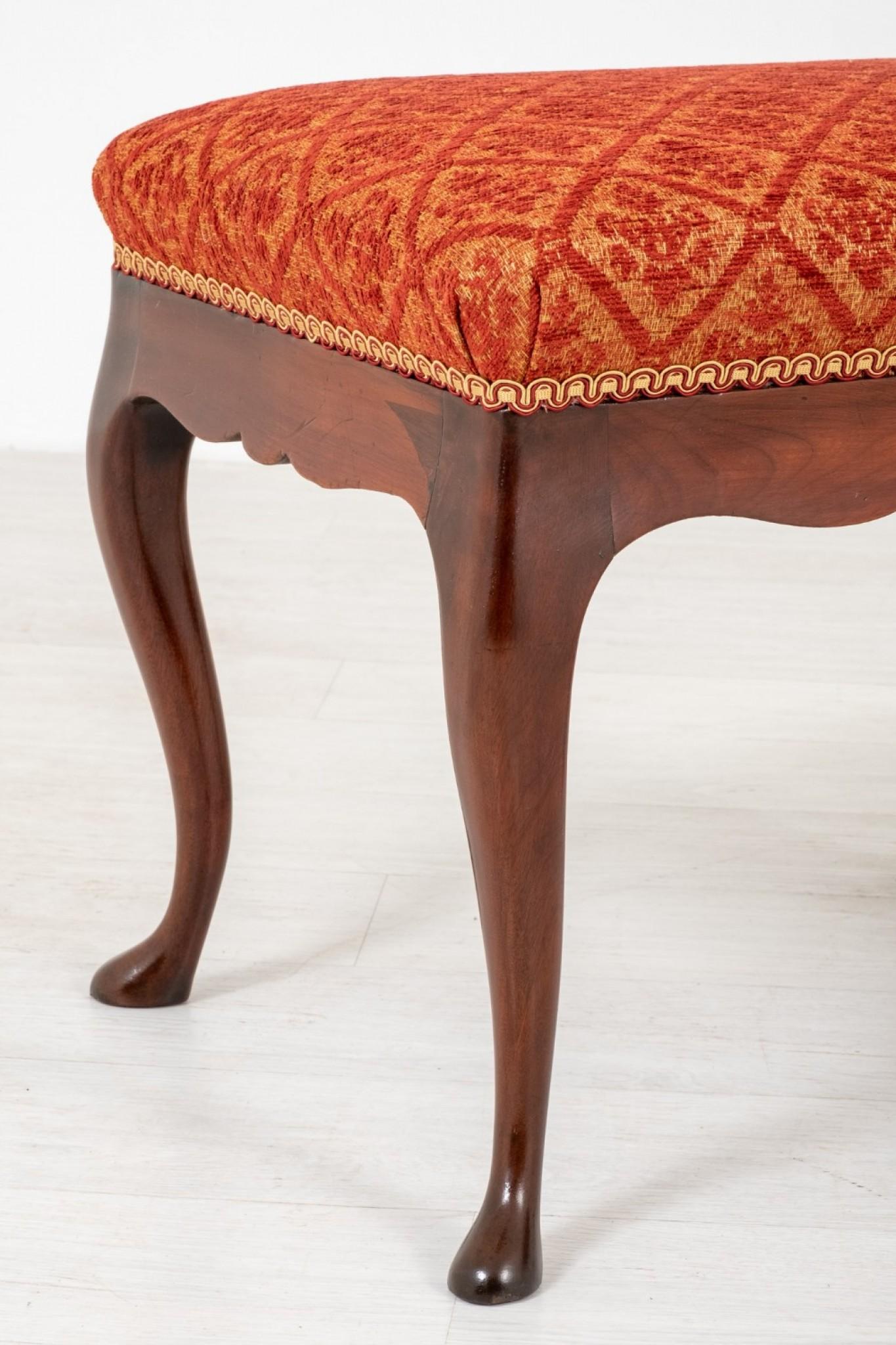 Paire de tabourets Queen Anne en acajou de 1890 Bon état - En vente à Potters Bar, GB