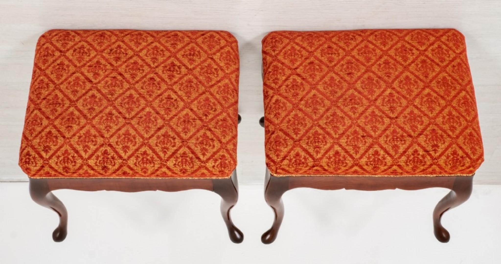 Fin du XIXe siècle Paire de tabourets Queen Anne en acajou de 1890 en vente