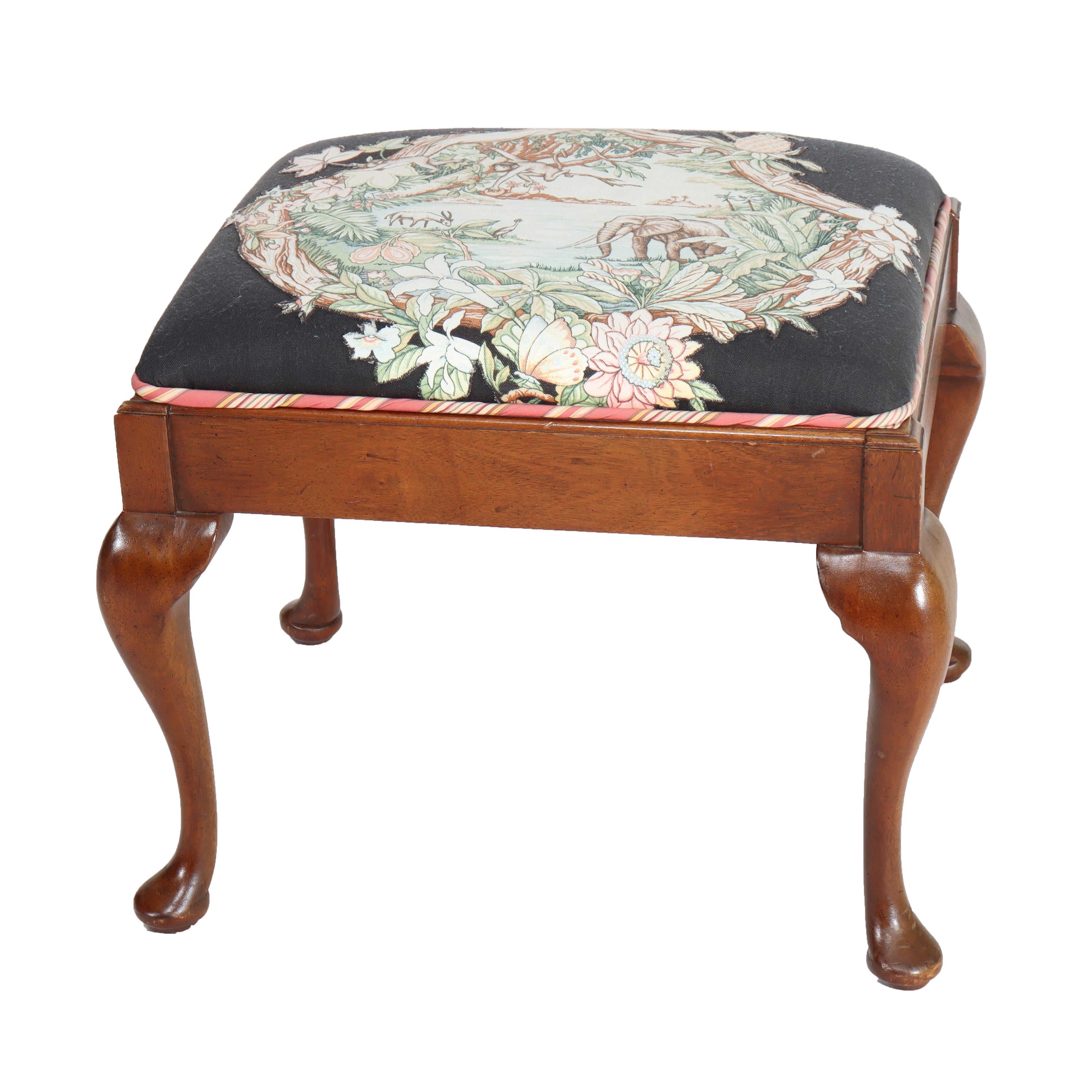 Pair Queen Anne Style Footstools 20thC In Good Condition For Sale In Big Flats, NY