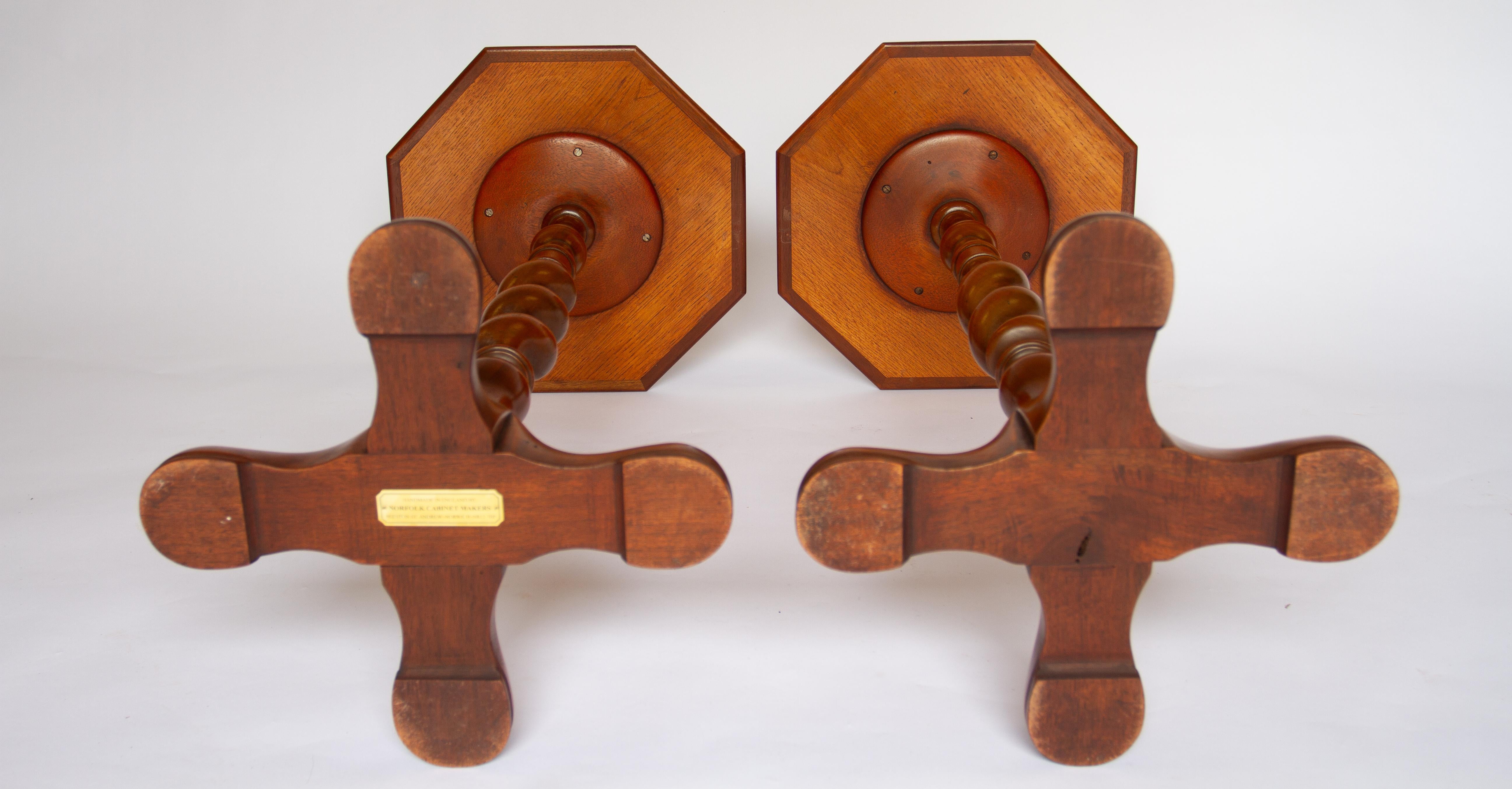 Pair Queen Anne style Walnut Lamp Tables In Good Condition For Sale In Dereham, GB