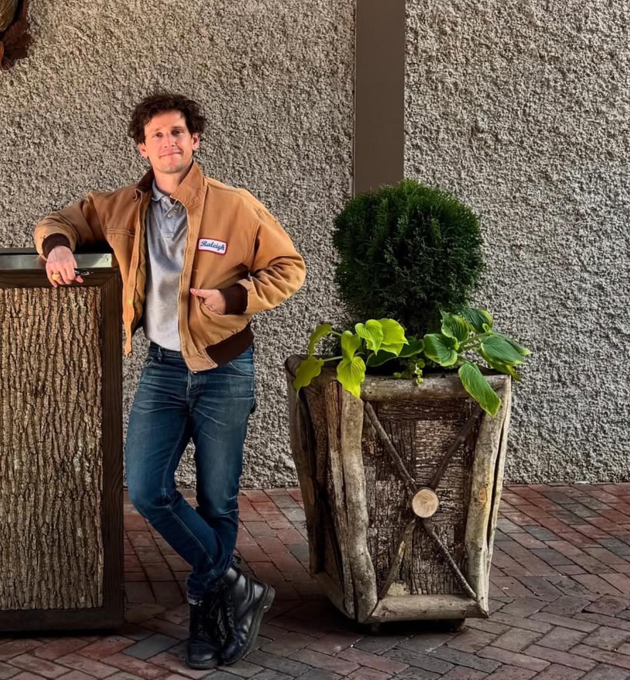 Large Trophy Woodlands planter box hand-craft by artist Raleigh Adams. This container is inspired by the proportional forms of classical art and architecture, featuring a galvanized liner and 7 gallon grow bag.

What makes it special? As a wonderful
