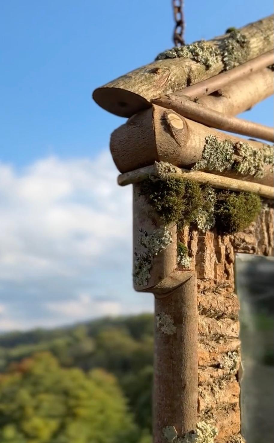 Paar Raleigh Adams Broken Pediment Woodland Spiegel im Zustand „Neu“ im Angebot in Houston, TX