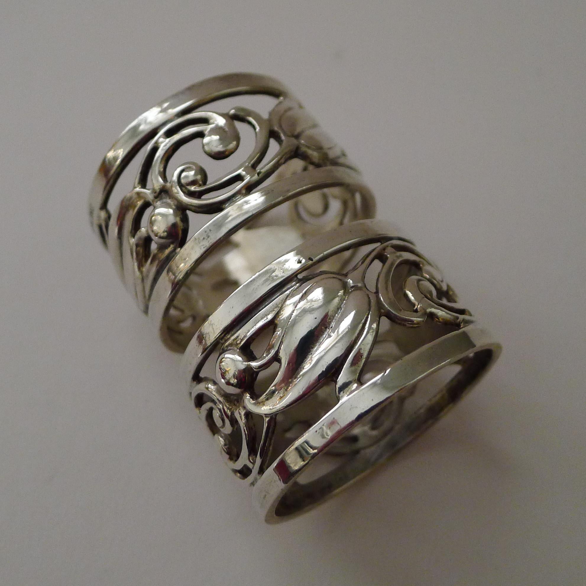 Coppia di rari portatovaglioli in argento massiccio/sterling di Cartier - Scatola originale In condizioni buone in vendita a Bath, GB