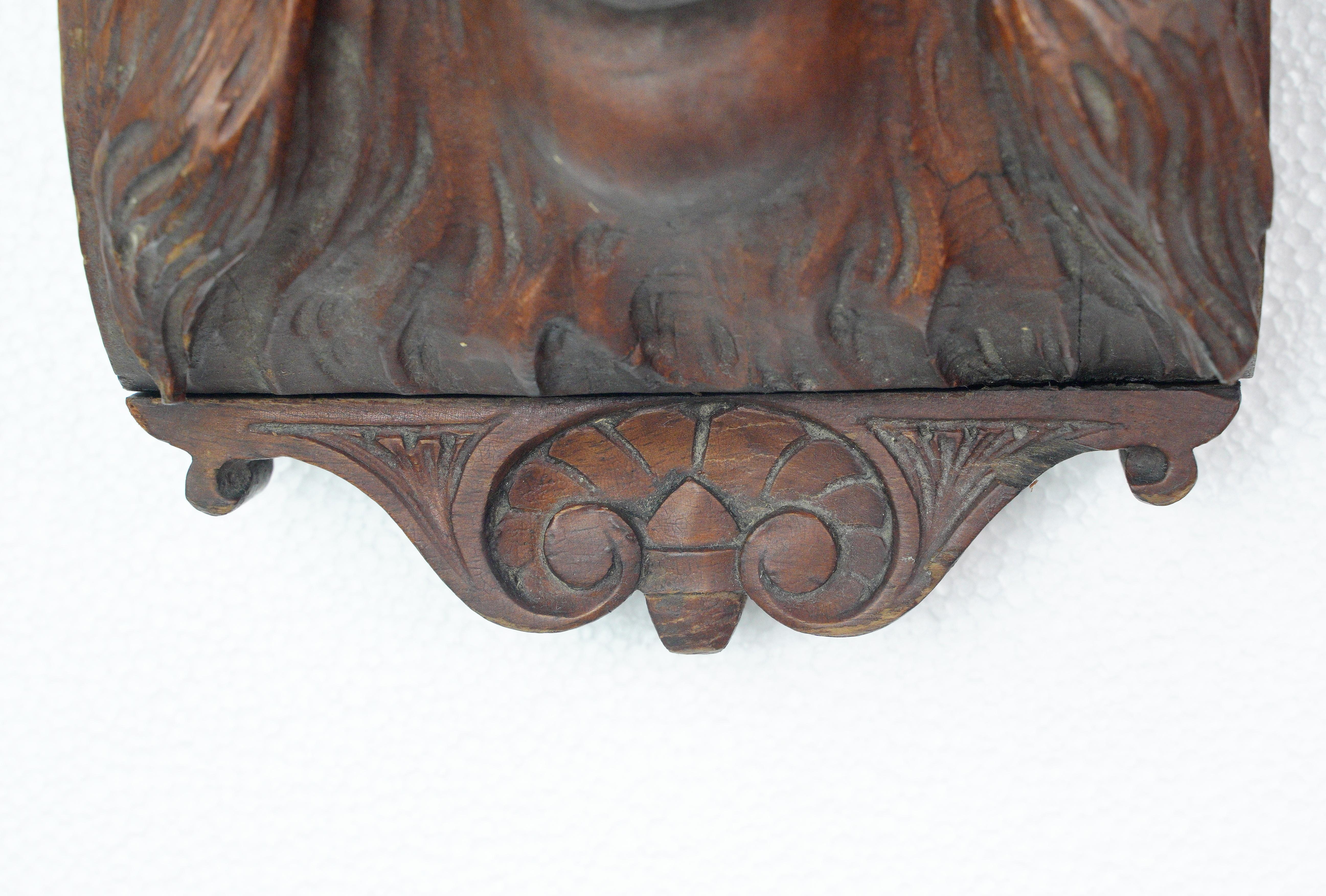 Pair Reclaimed Hand Carved Wood Figural Corbels Shelves In Good Condition In New York, NY