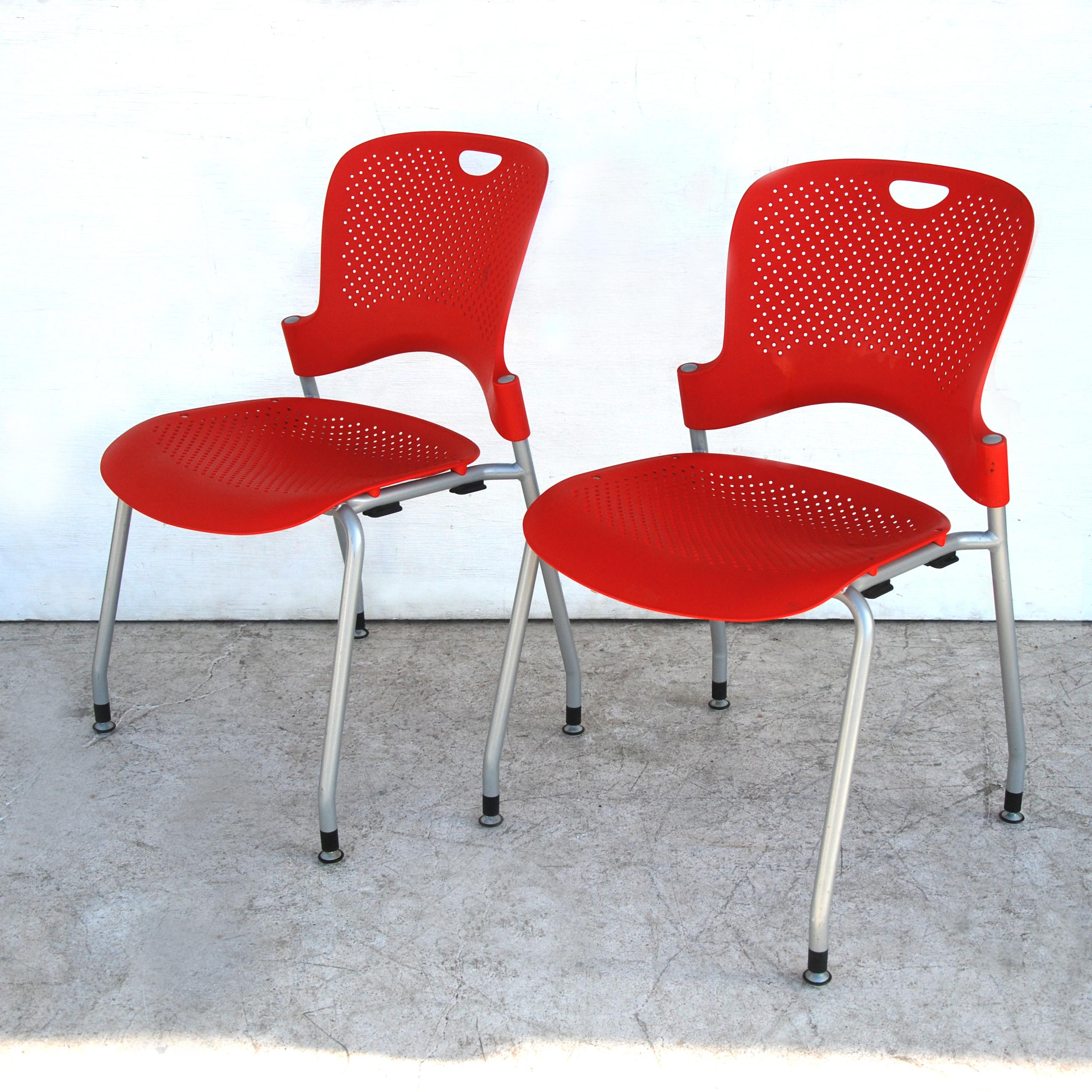 Moulé Paire de chaises empilables Red Caper de Jeff Weber pour Herman Miller en vente