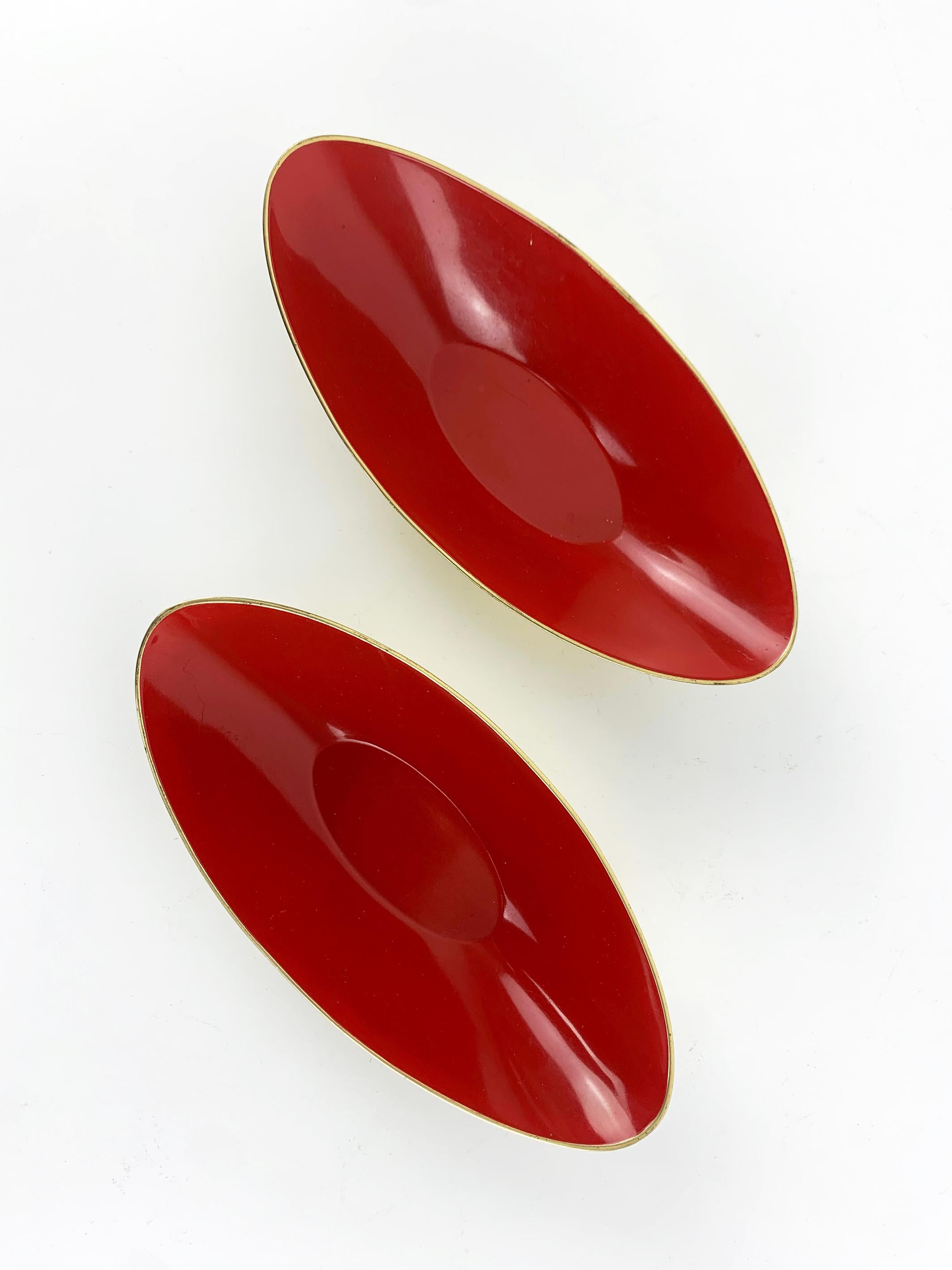 Pair Red Modernist Bowls in Brass by Gunnar Ander Ystad Metall Sweden  In Good Condition For Sale In Vorst, BE