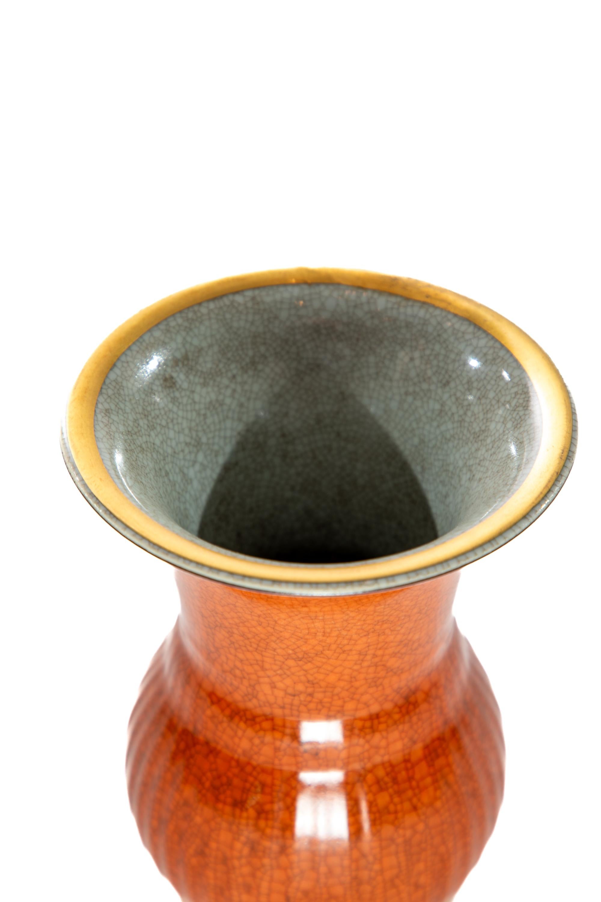 Coppia Rosso Royal Copenhagen  Vasi  Circa 1925 In condizioni buone in vendita a Dallas, TX