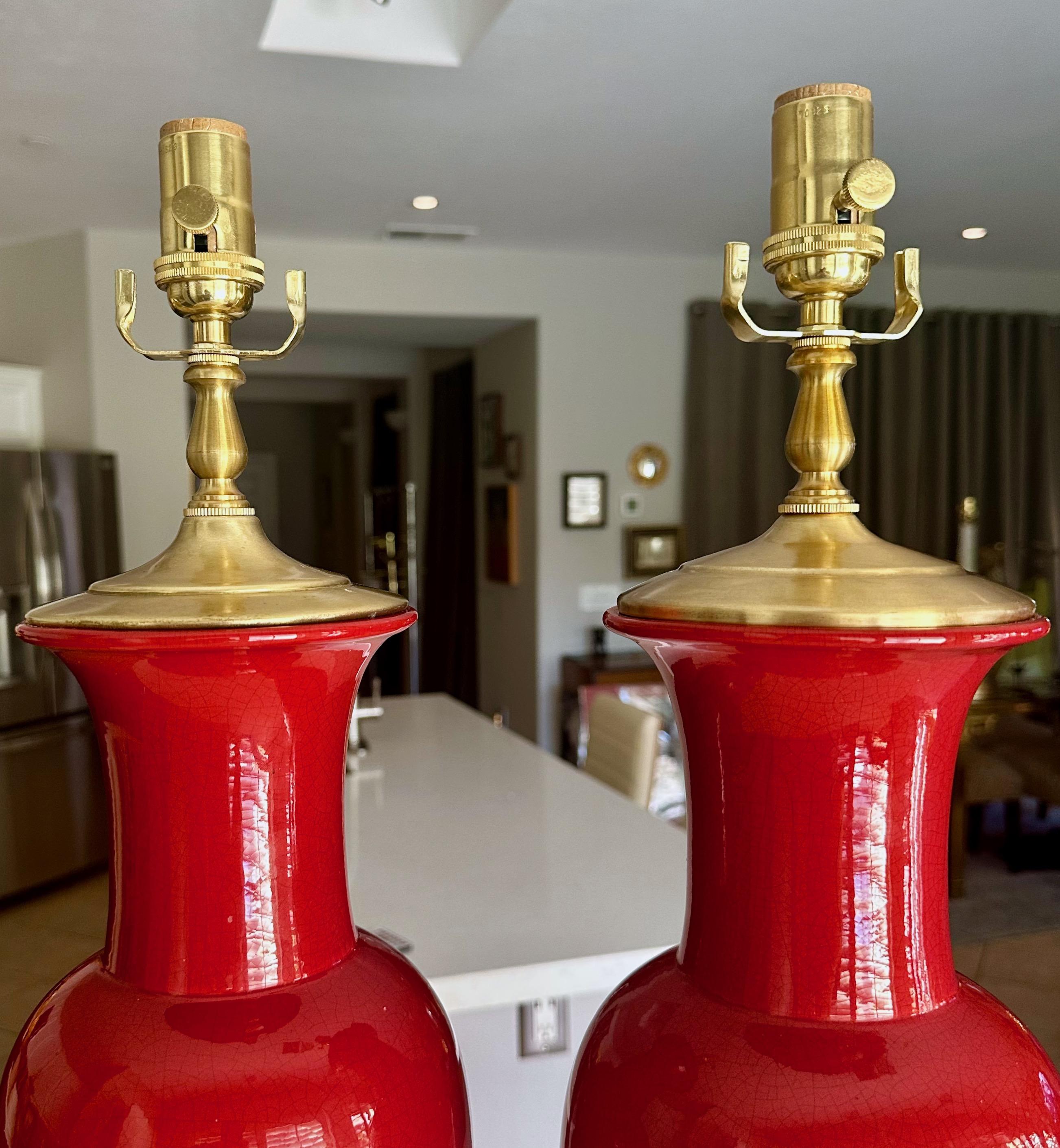 Paire de lampes de table en céramique orange rougeâtre de style asiatique en vente 7