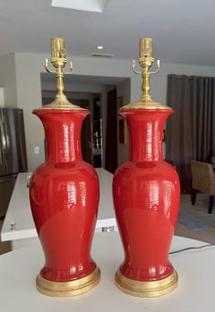 Paire de lampes de table en céramique orange rougeâtre de style asiatique