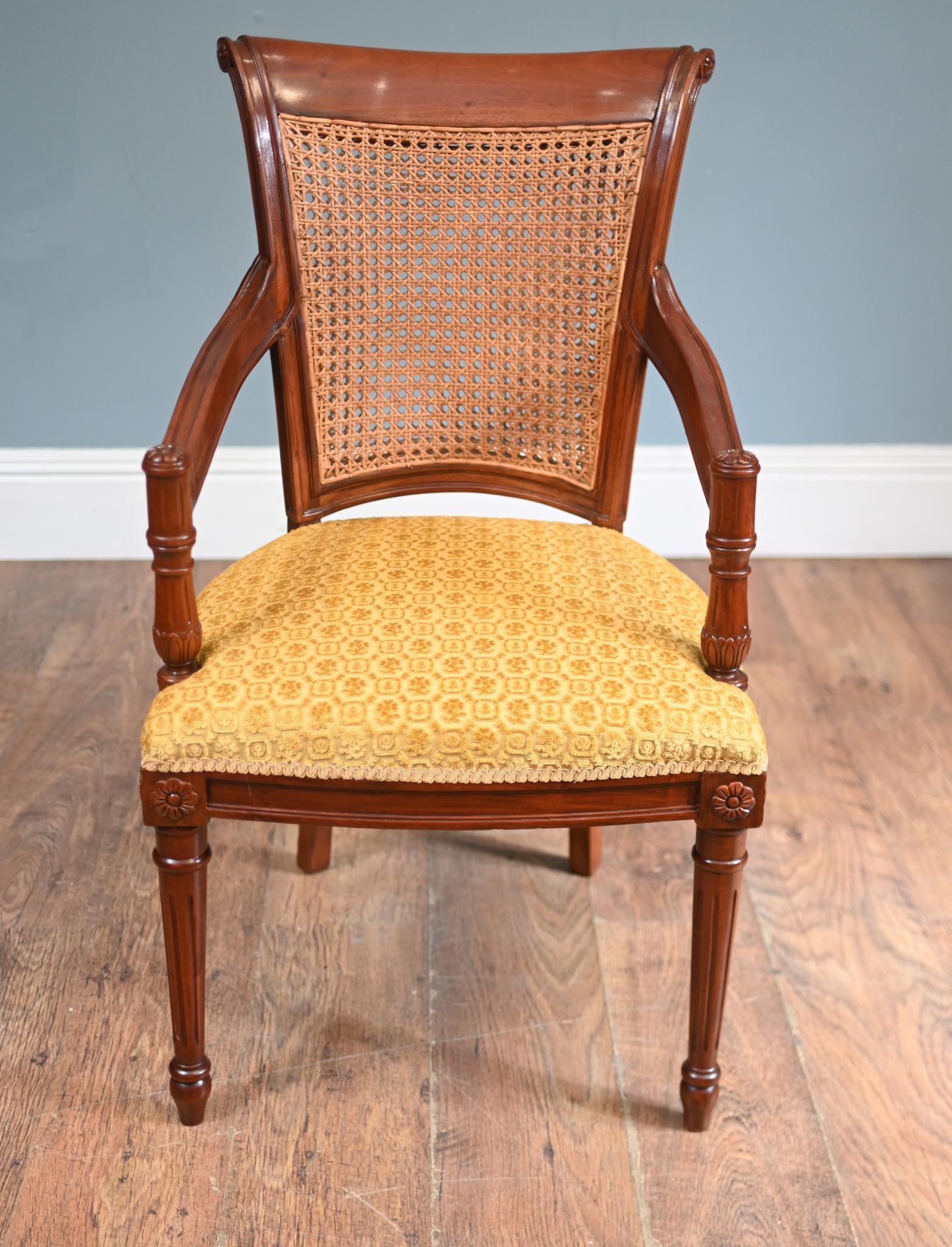 Coppia di poltrone Regency con schienale in bergere in vendita 3