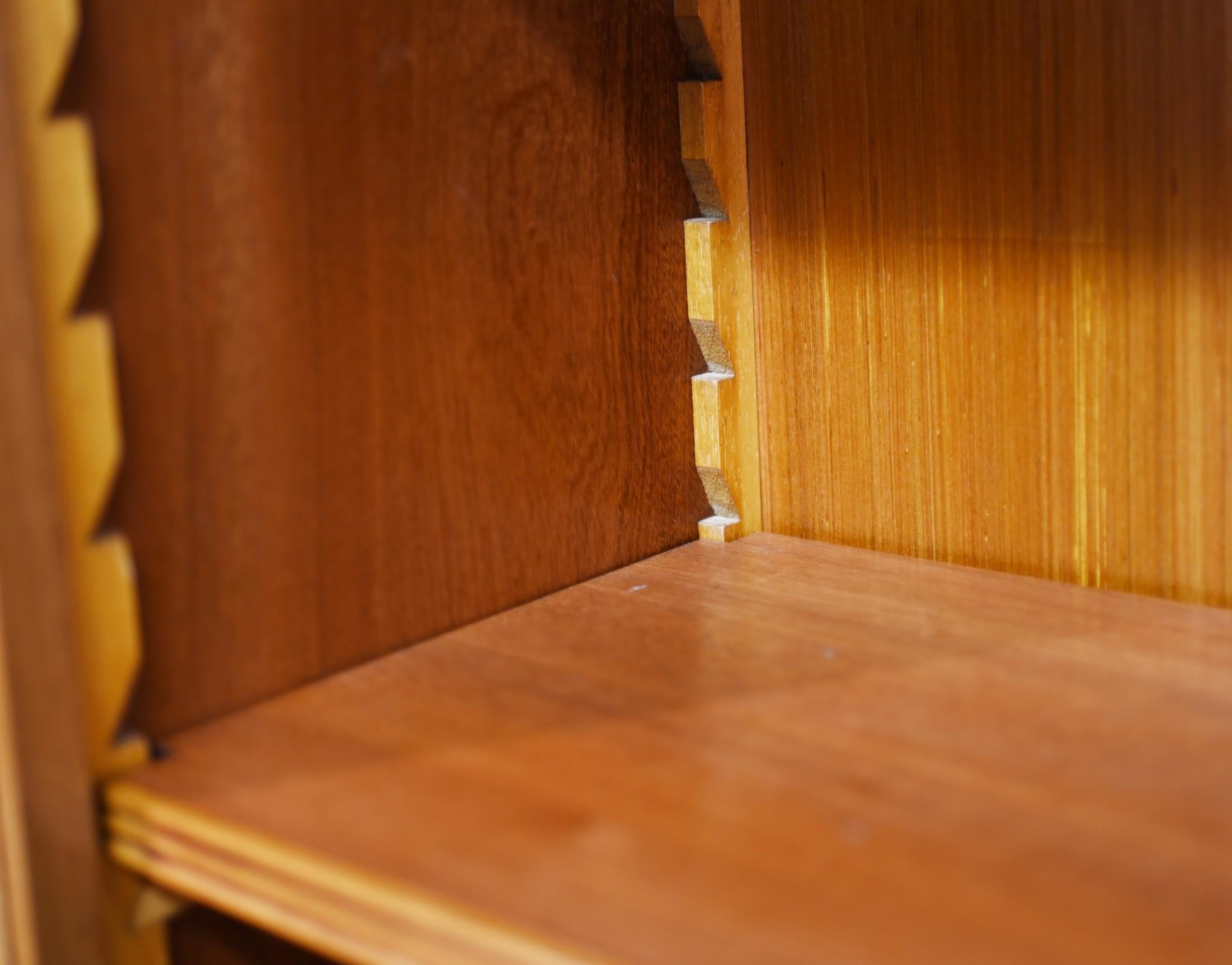 Paire de bibliothèques Regency ouvertes en bois de citronnier Sheraton de 7 pieds anglais en vente 6