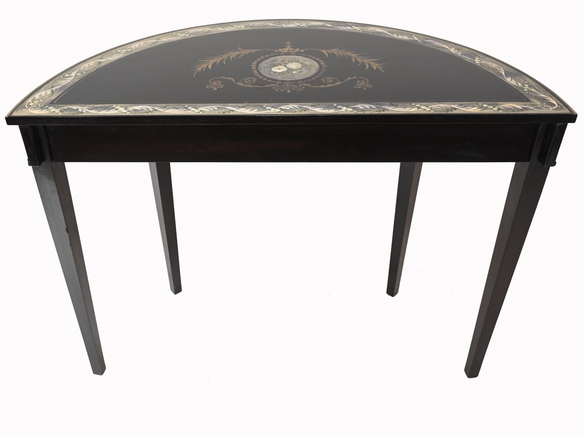 Paire de tables consoles Regency peintes en laque Adams en vente 7