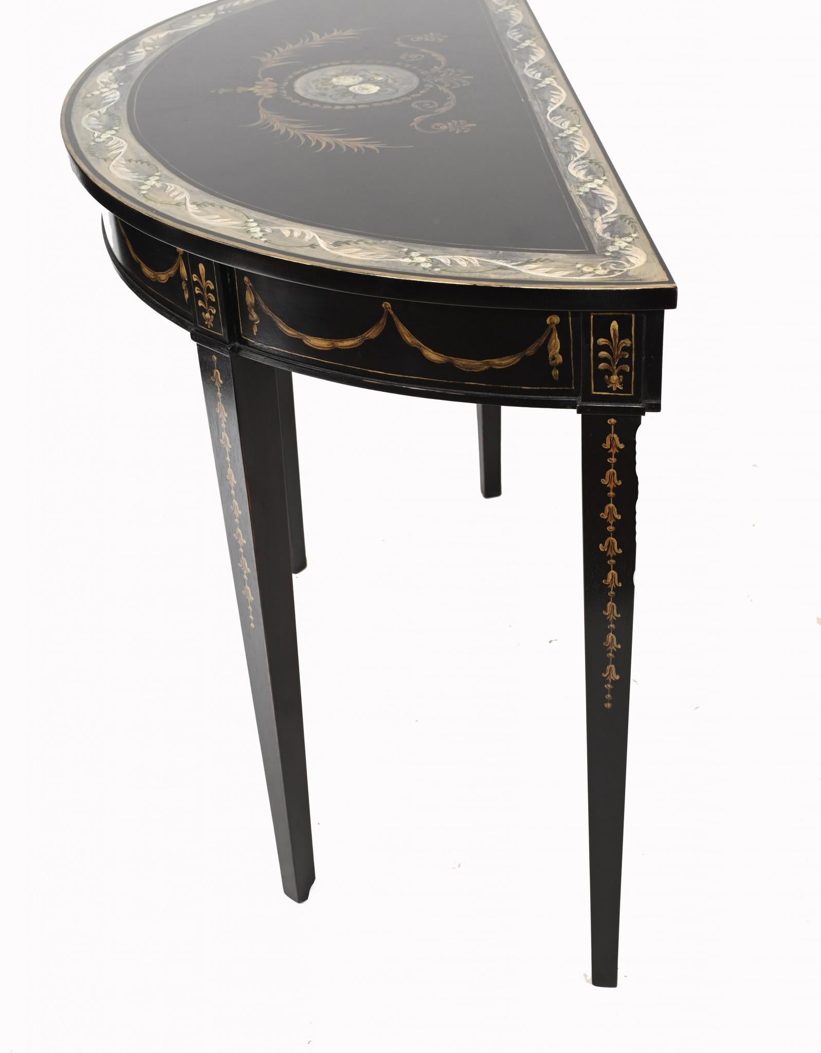 Paire de tables consoles Regency peintes en laque Adams en vente 3
