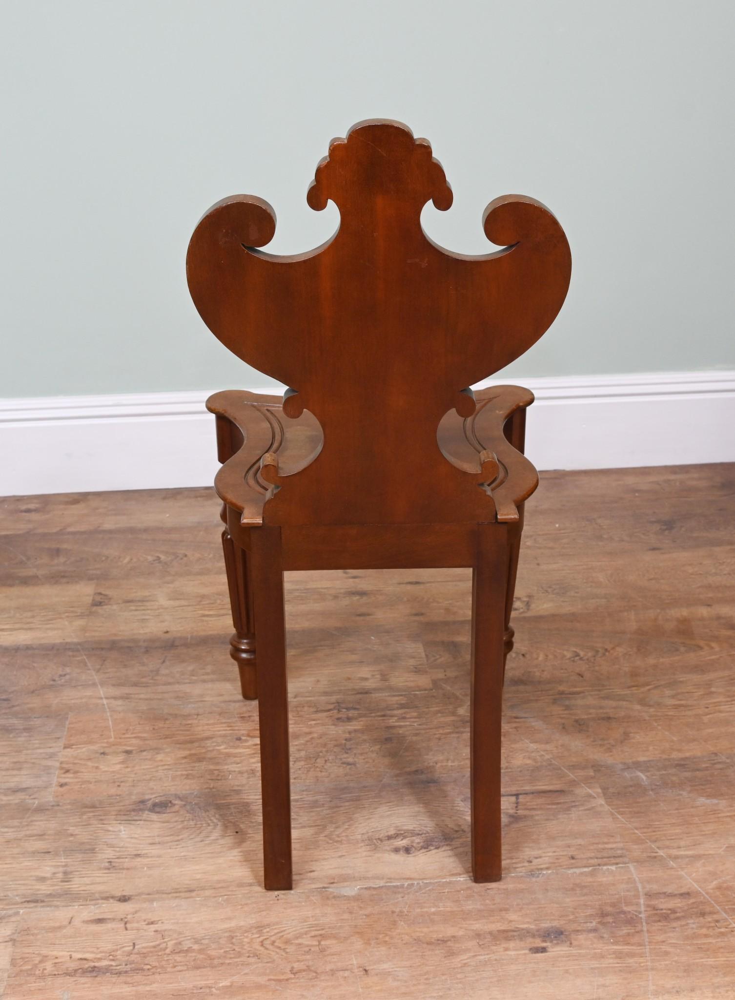Coppia di sedie da sala Regency con schienale a scudo Gillows in mogano 1815 In condizioni buone in vendita a Potters Bar, GB