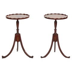 Paire de tables de lampe Regency en acajou marqueté