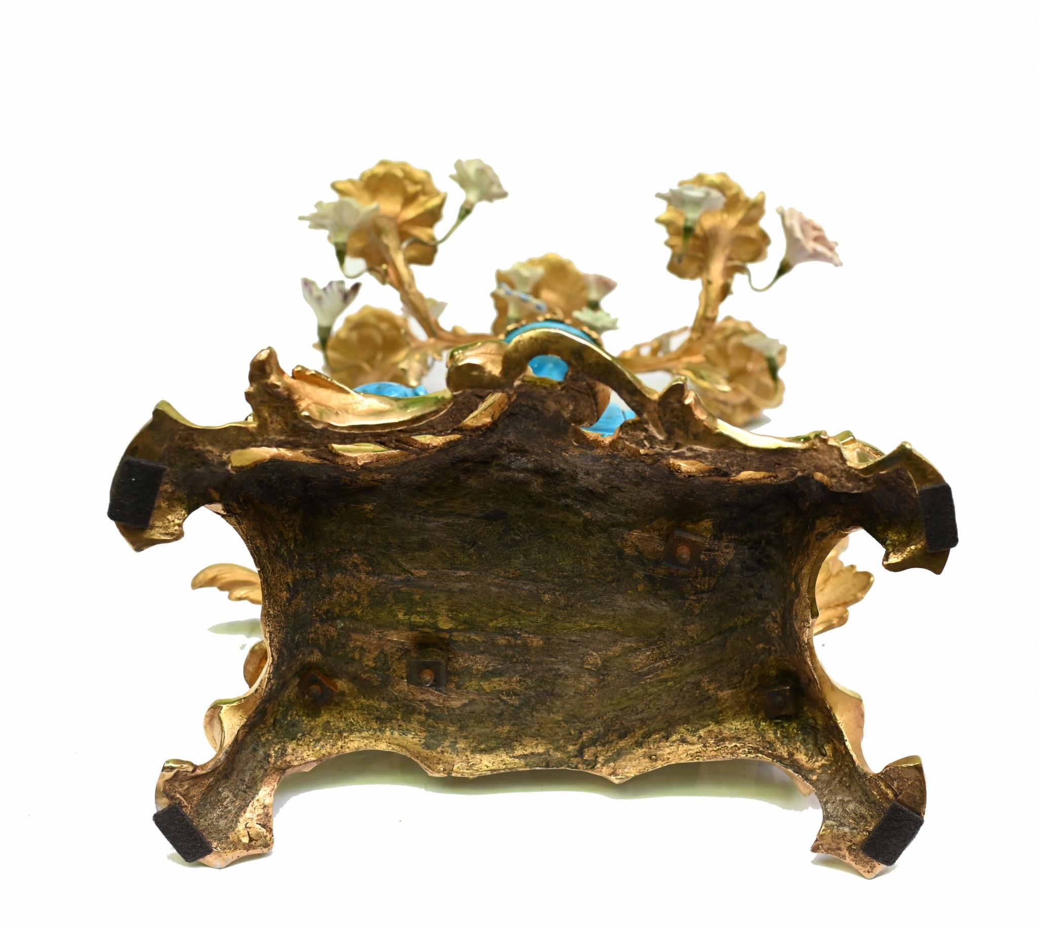 Coppia di candelabri Elefante in porcellana Regency dorati 1880 in vendita 8