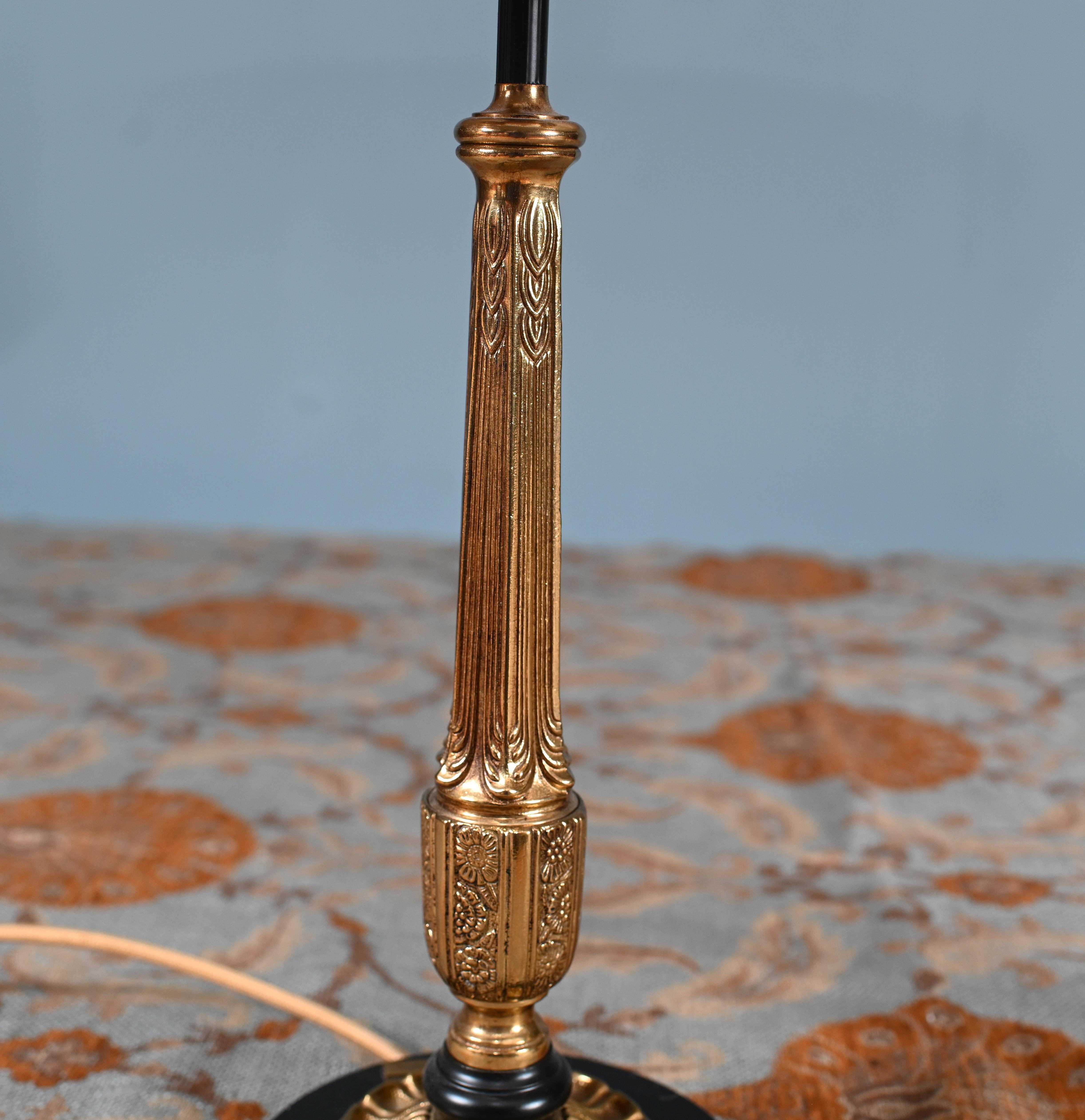Pareja de lámparas de mesa del renacimiento de la Regencia Light Gilt Christopher Hyde en Bueno estado para la venta en Potters Bar, GB