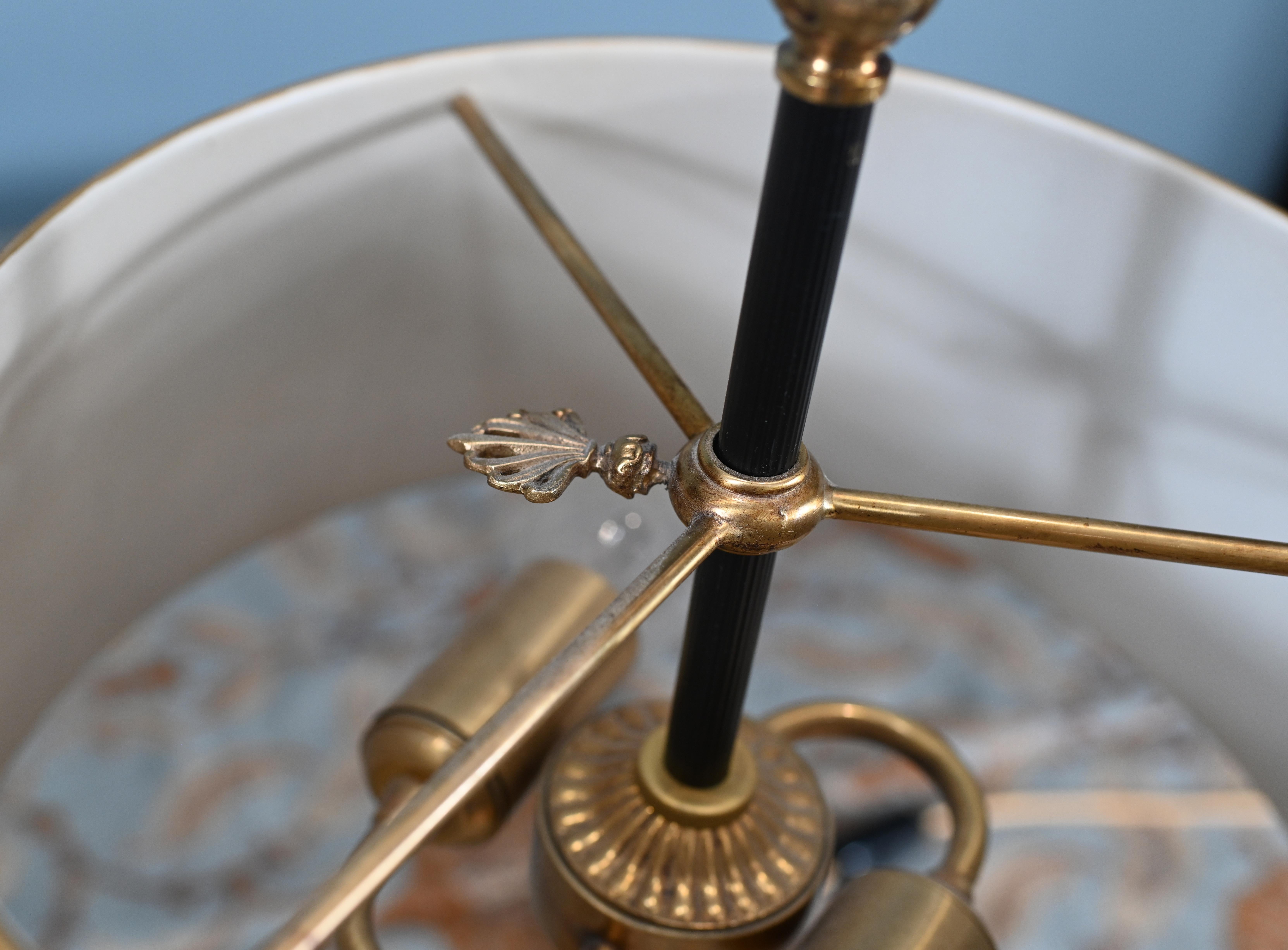 Pareja de lámparas de mesa del renacimiento de la Regencia Light Gilt Christopher Hyde en venta 1
