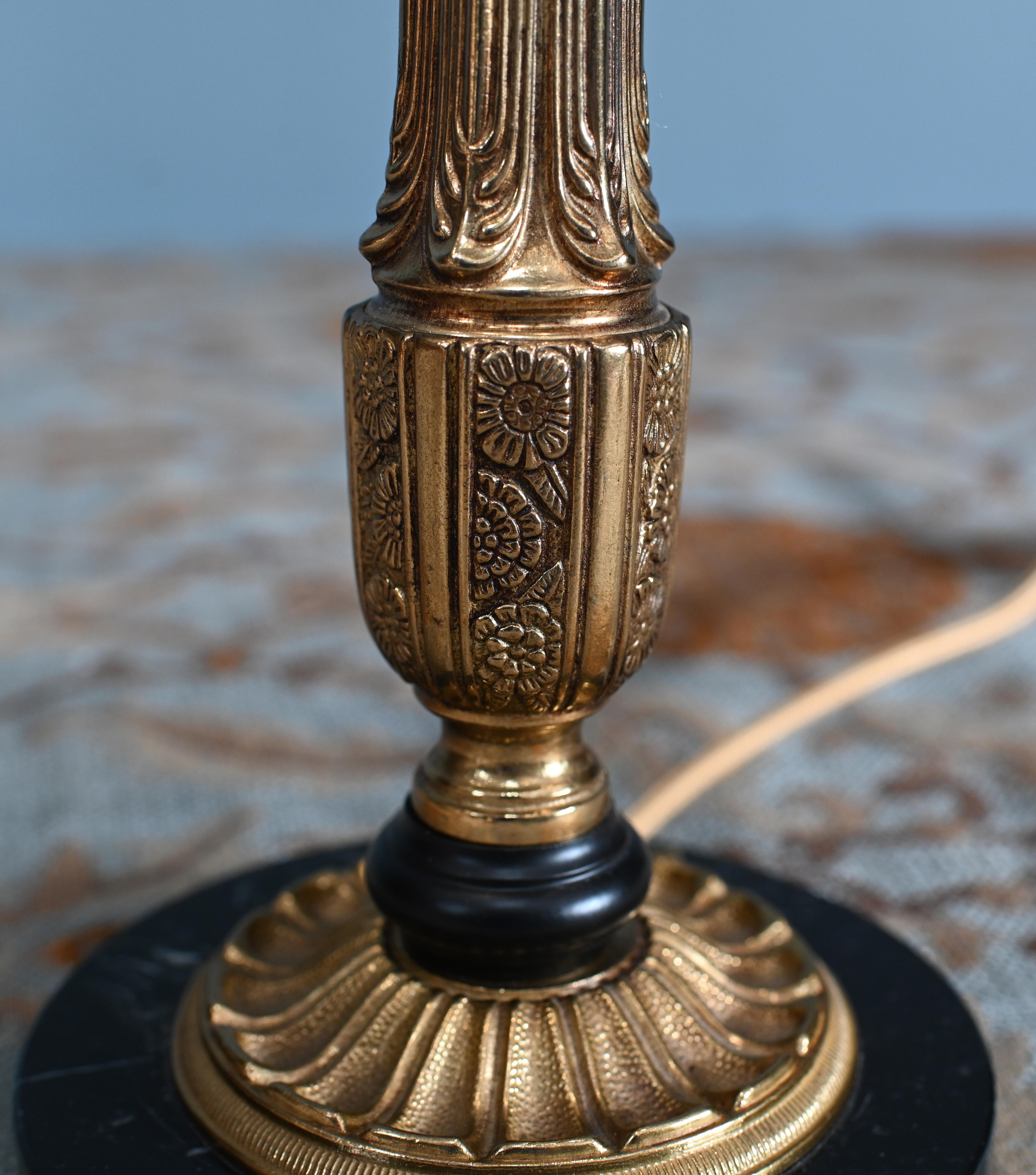 Pareja de lámparas de mesa del renacimiento de la Regencia Light Gilt Christopher Hyde en venta 4