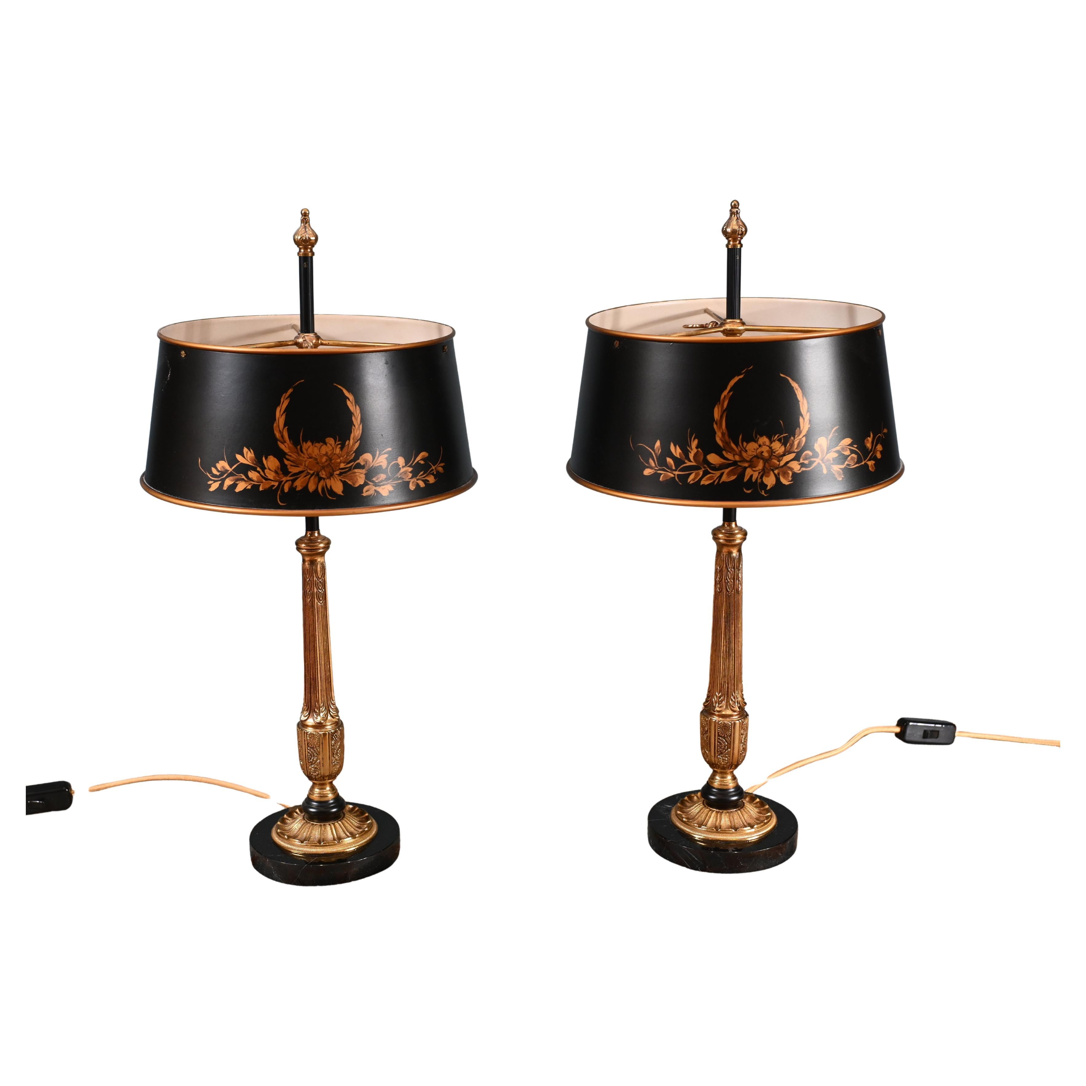 Pareja de lámparas de mesa del renacimiento de la Regencia Light Gilt Christopher Hyde en venta
