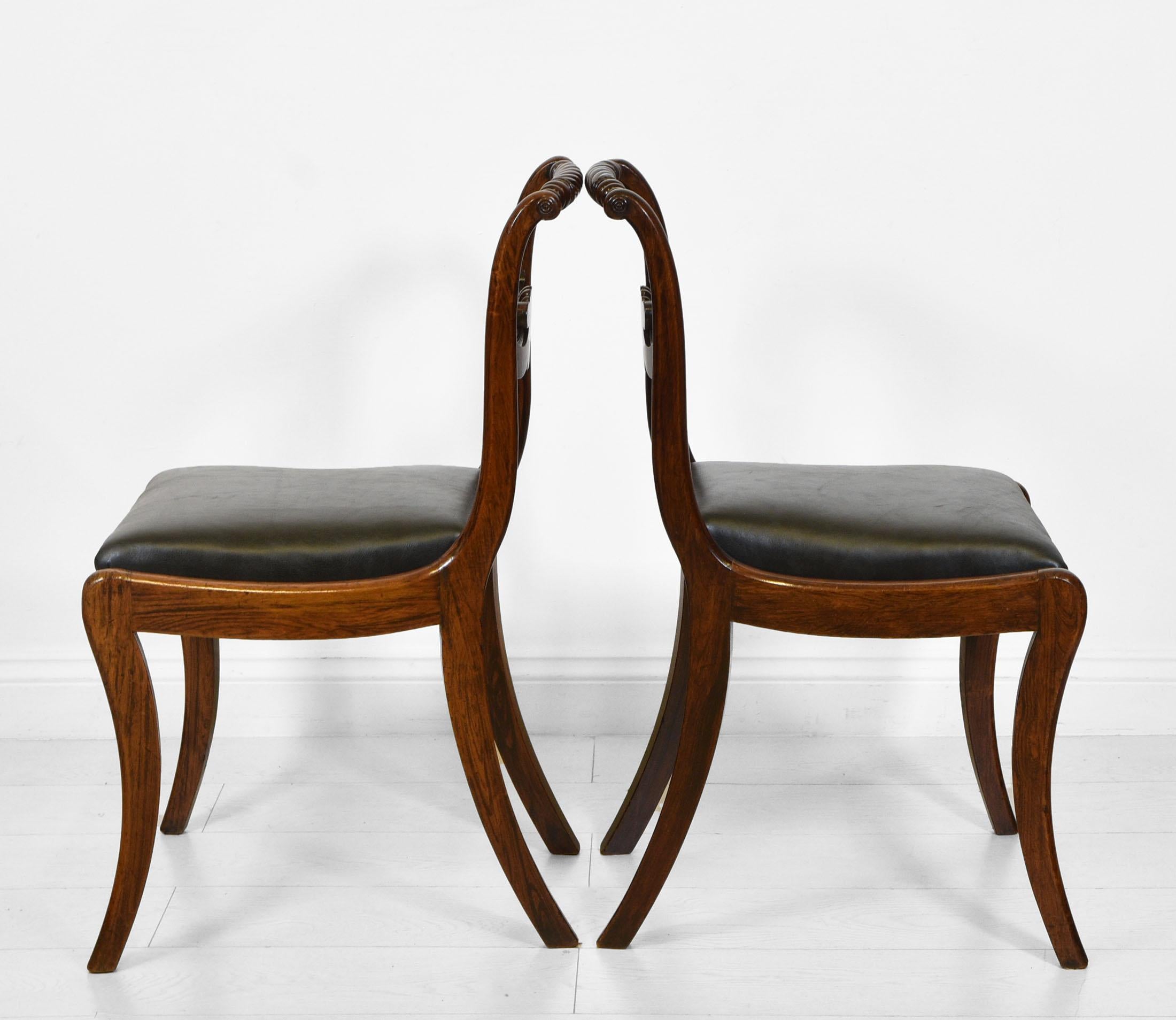 Paar Trafalgar-Stühle aus Rosenholz und Leder im Regency-Stil, um 1820 im Zustand „Gut“ im Angebot in Norwich, GB