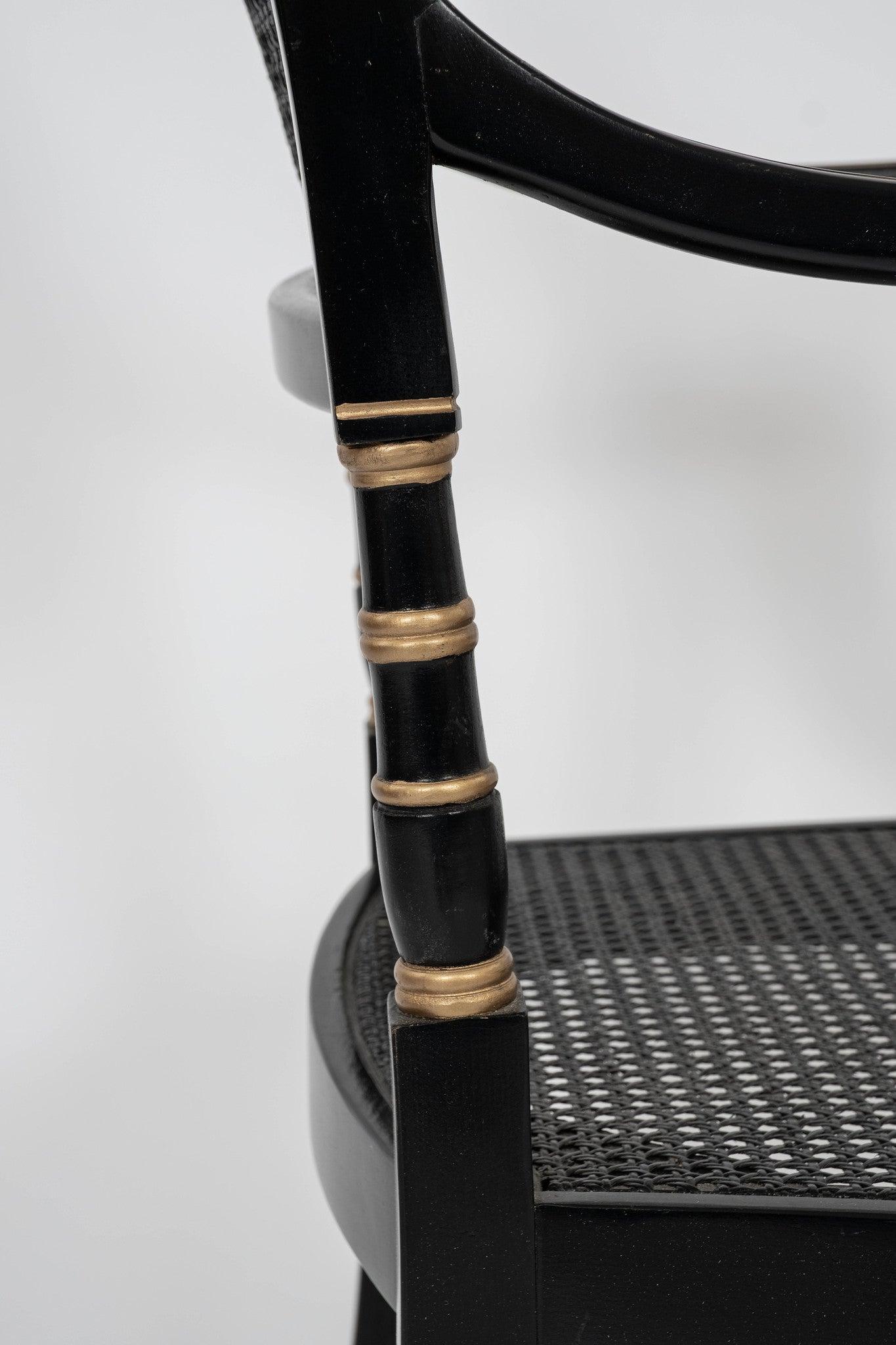 Paar Regency Style Schwarz Gold Sessel (Gehstock) im Angebot