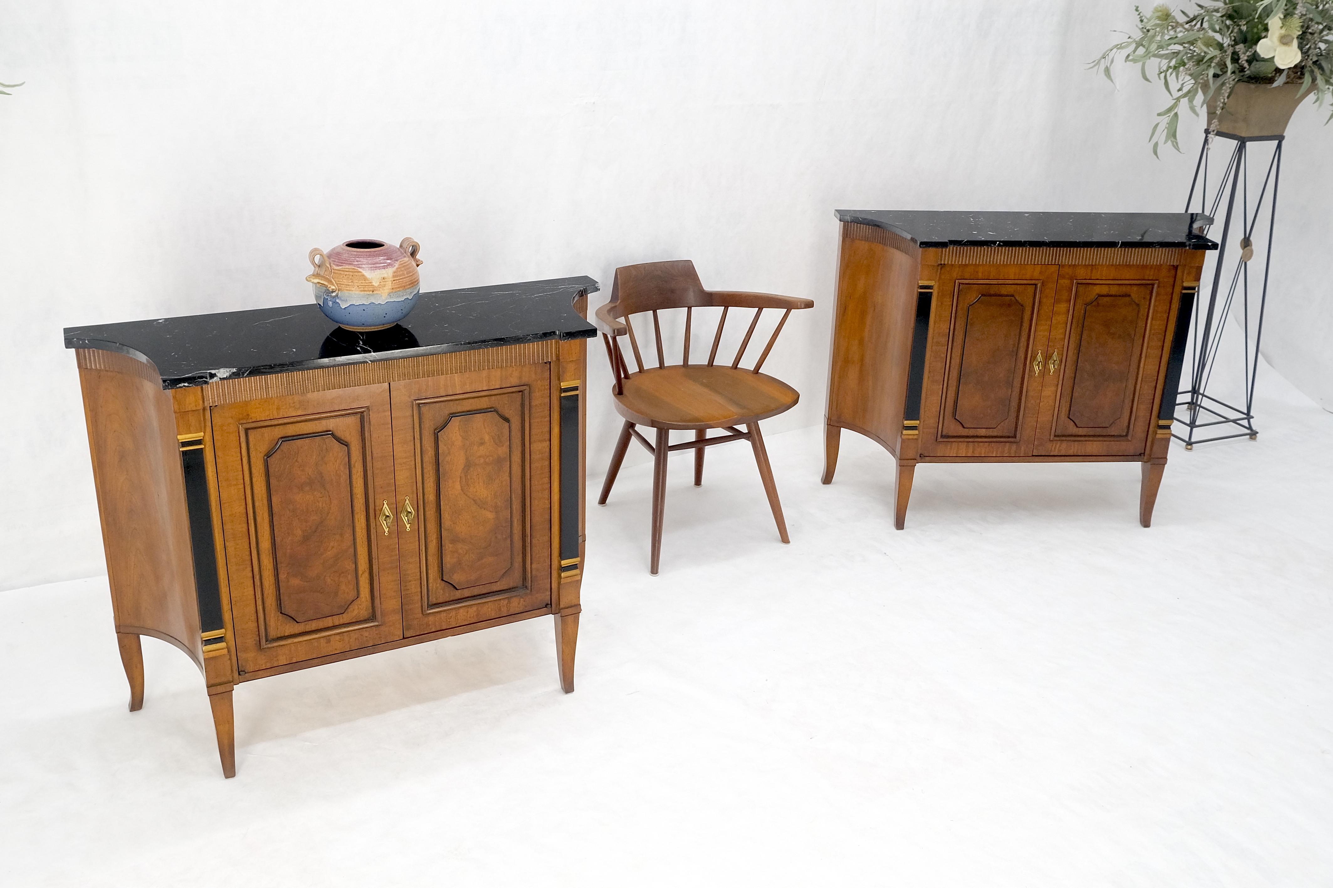 Paar Regency Style Burl Walnuss Scallop Banding Black Marble Top Cabinet Credenza 3