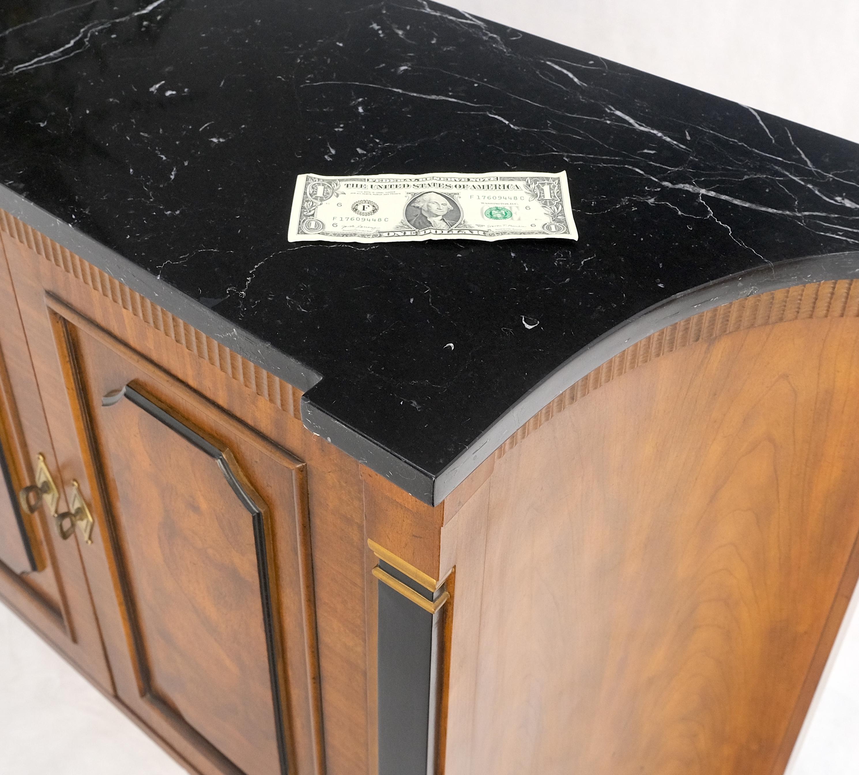 Paar Regency Style Burl Walnuss Scallop Banding Black Marble Top Cabinet Credenza 6