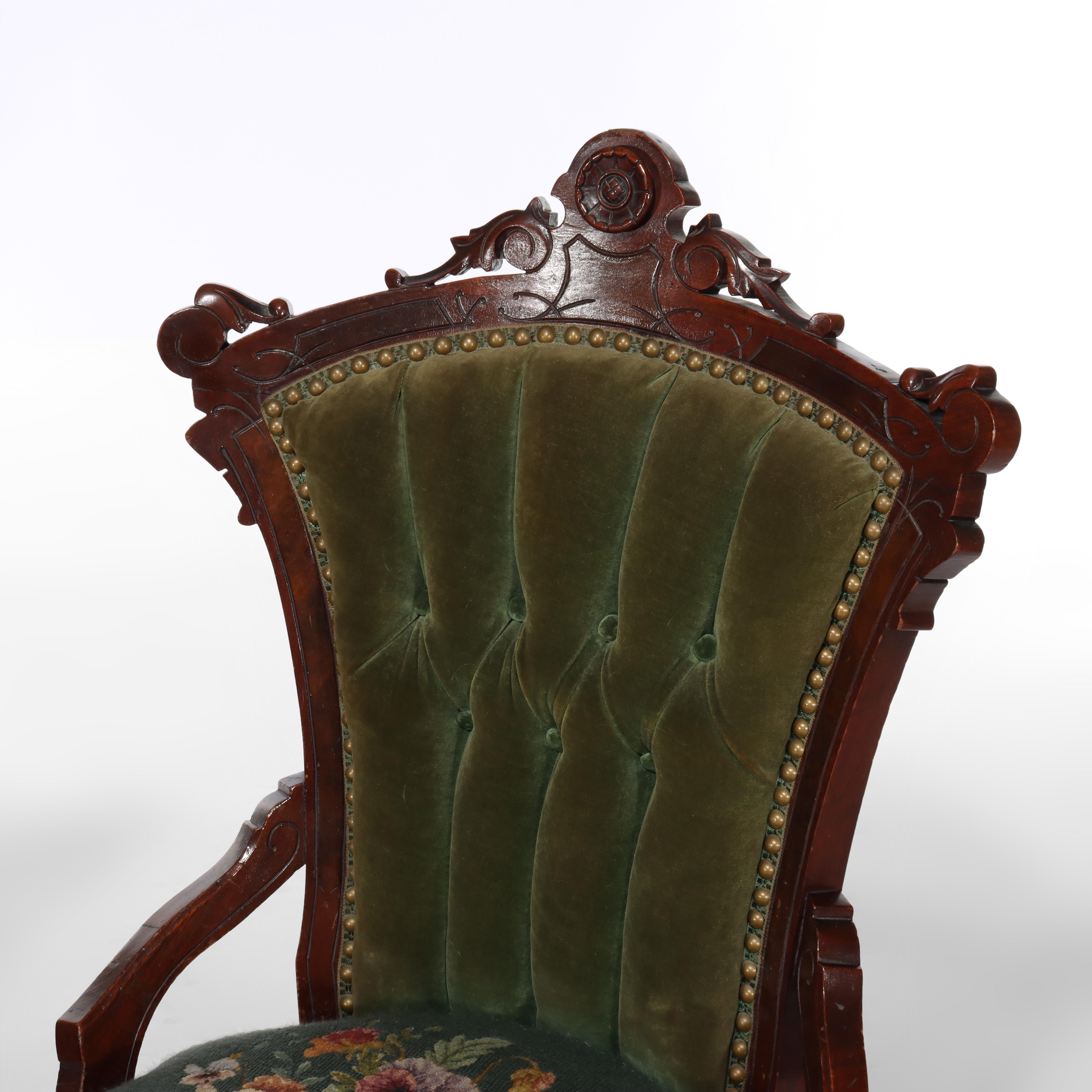 Pareja de sillas de salón renacentistas de nogal tallado C1880 Nogal en venta