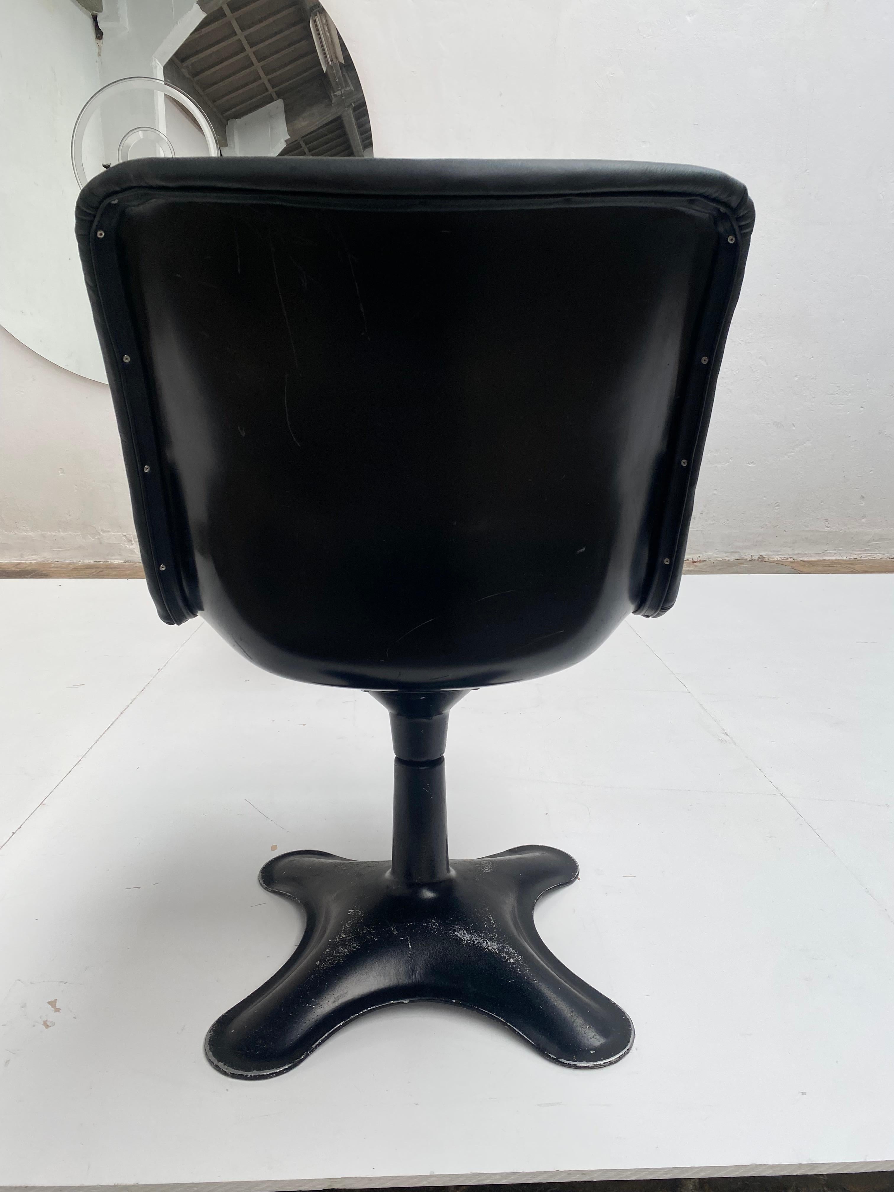 Pair Restored Black Leather Yrjo Kukkapuro Swivelling Chairs for Haimi Finland   For Sale 2