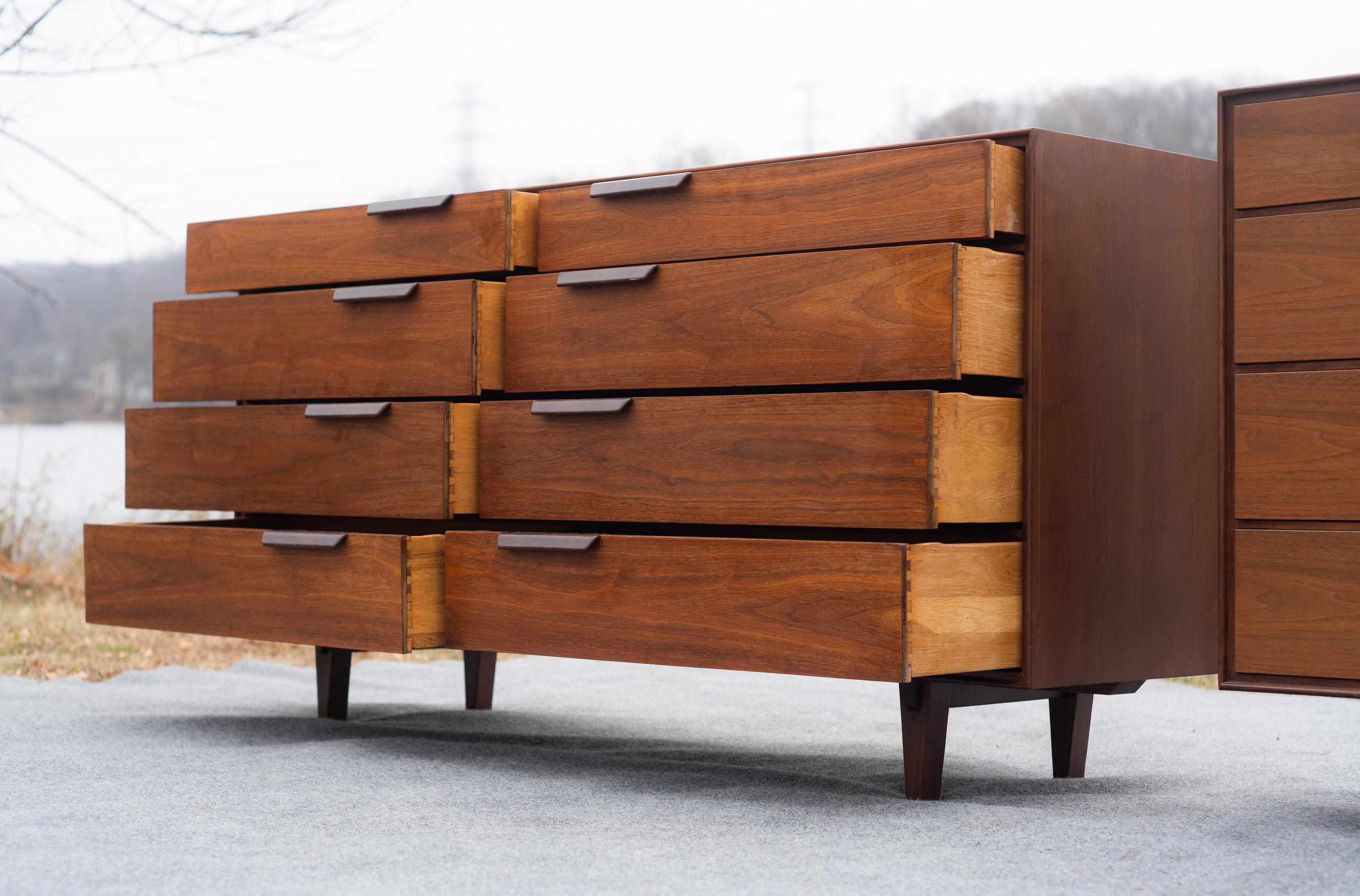 Pair Restored Edward Wormley for Dunbar Walnut & Leather 8-Drawer Cabinets For Sale 4