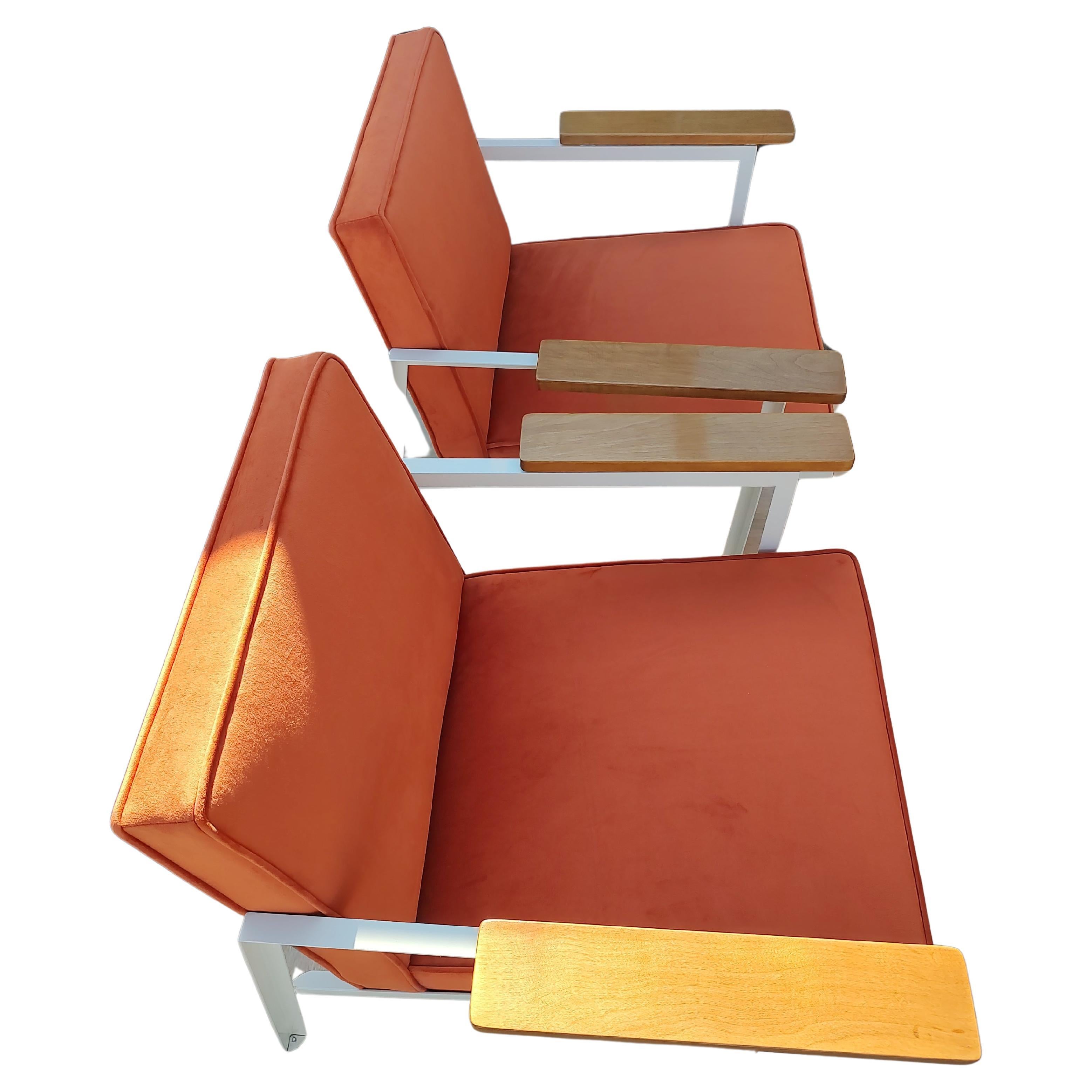 Fait main Paire de fauteuils de salon modernes du milieu du siècle dernier restaurés, George Nelson pour Herman Miller  en vente