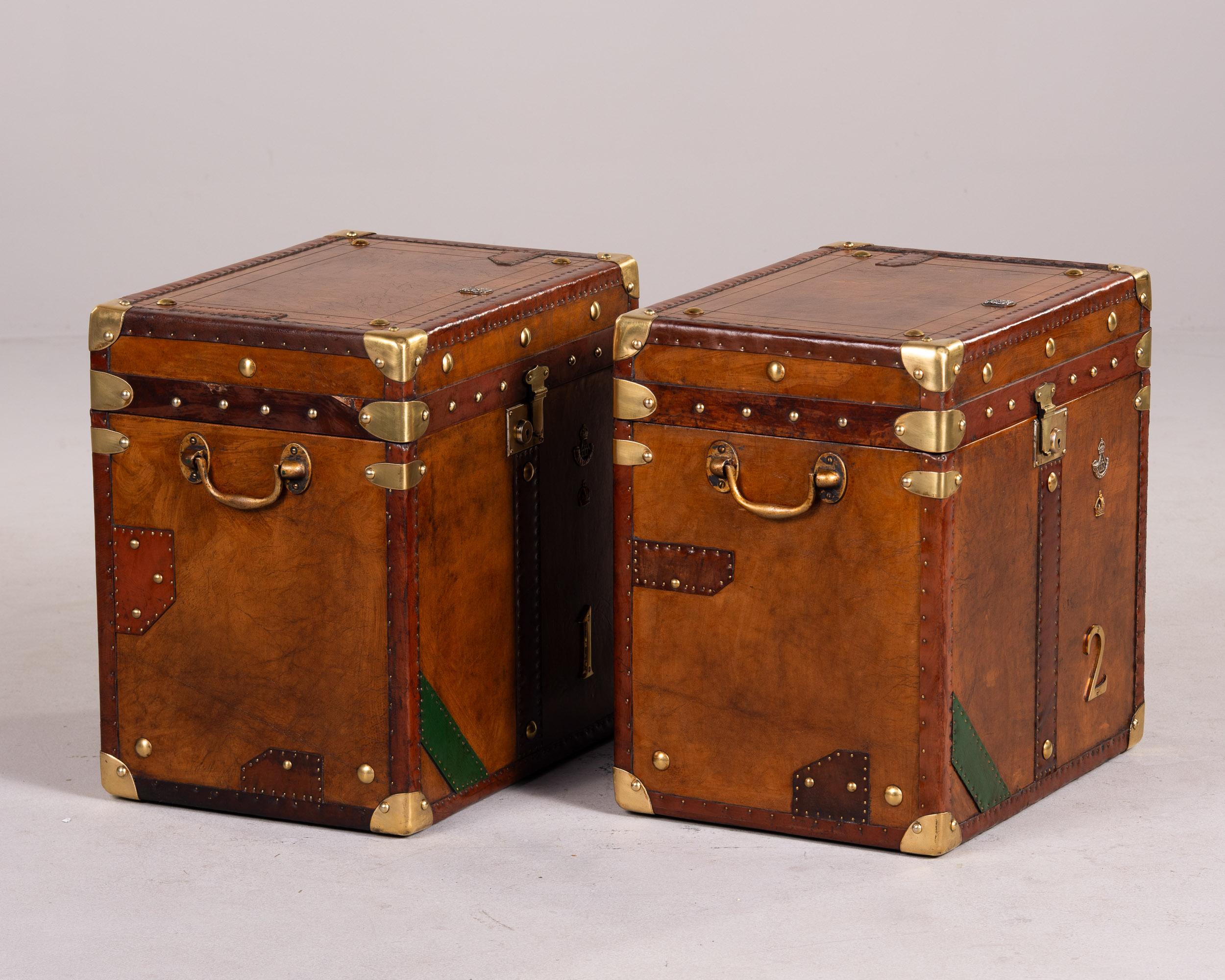 Par de baúles de cuero ingleses vintage restaurados 2