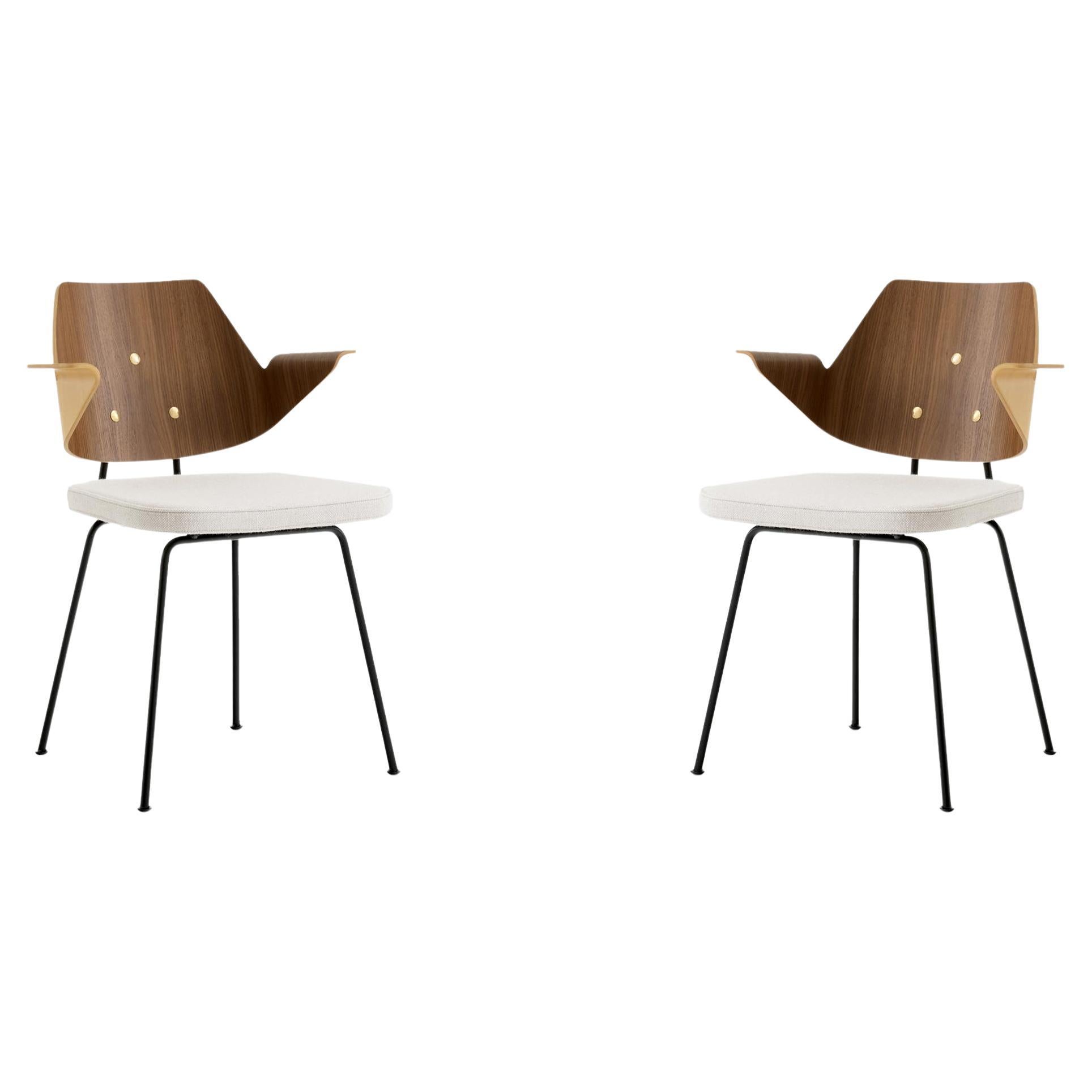 Coppia di poltrone RFH in noce e beeche/ Hallingdal 103 di Robin Day per &Tradition