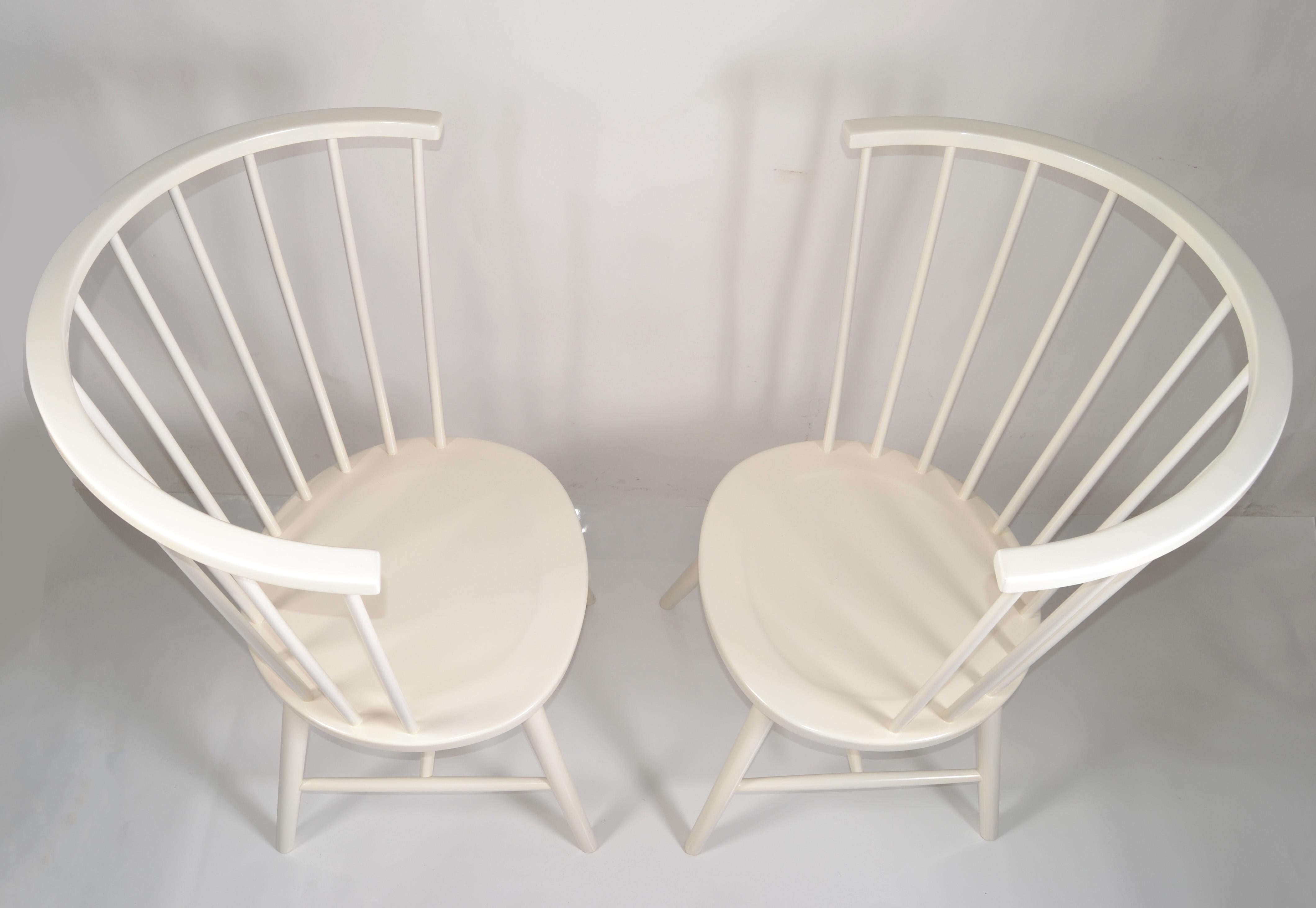 Pair, Riviera Windsor High Backed White Chairs By Paola Navone Rustic American   For Sale 4